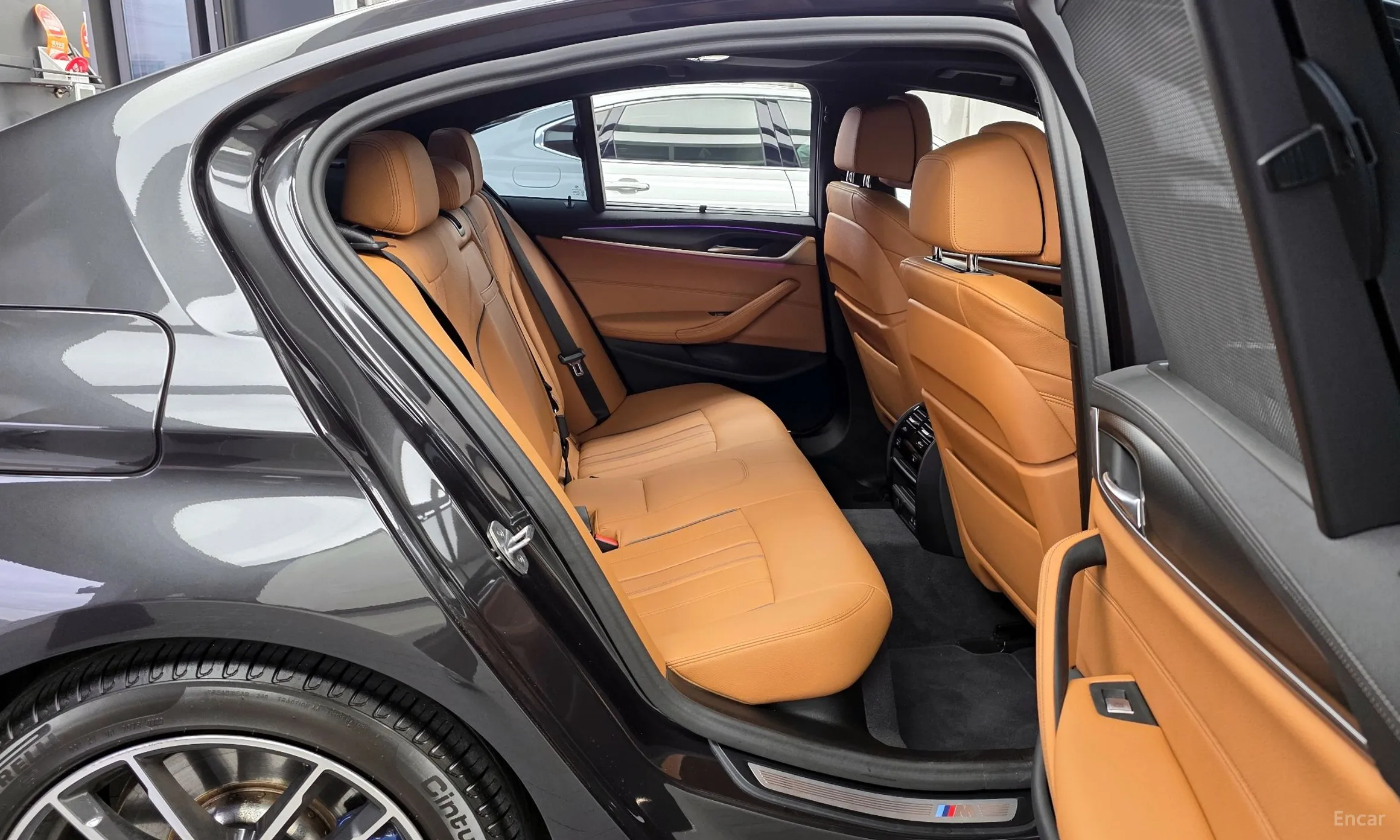 BMW 5 Series (G30) превью 12