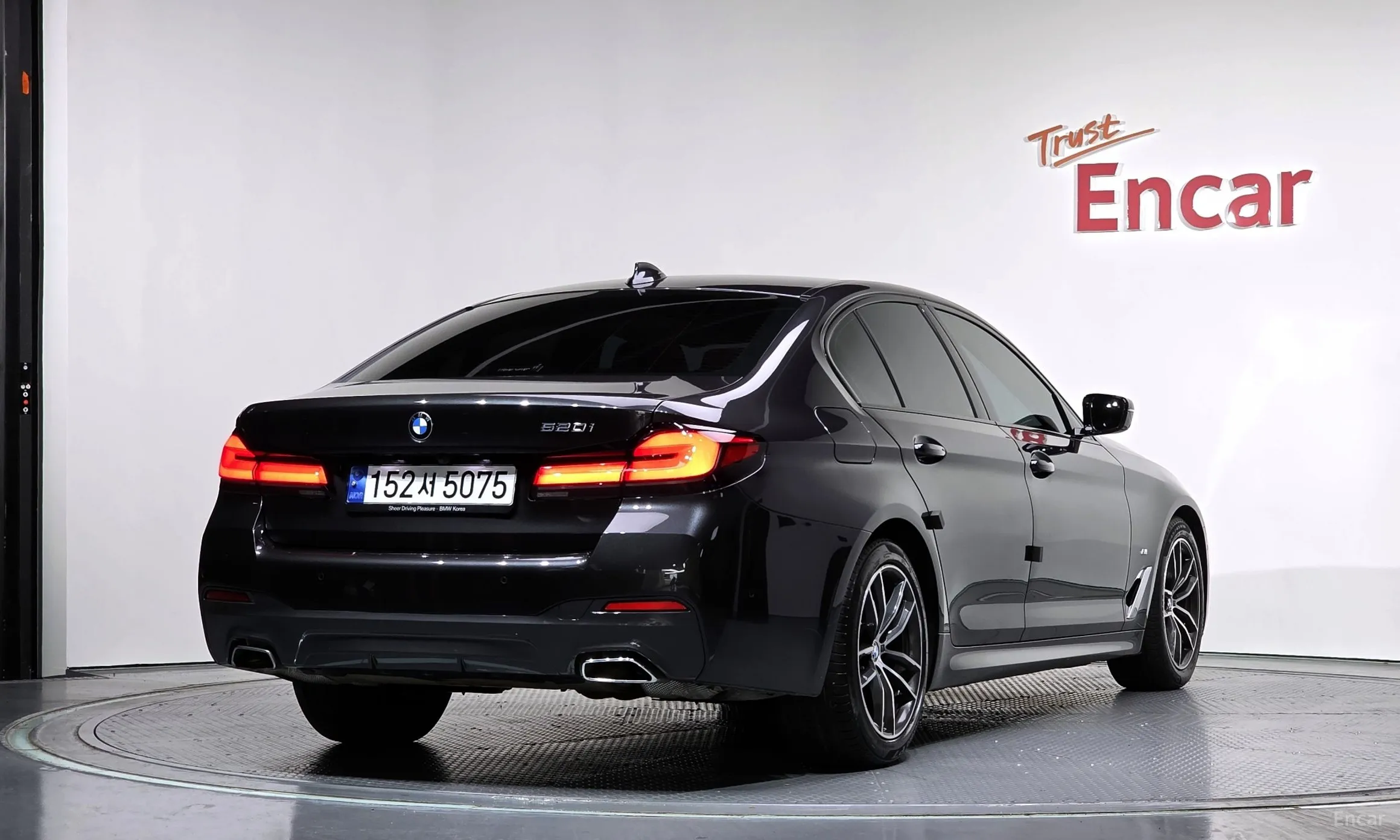BMW 5 Series (G30) превью 2