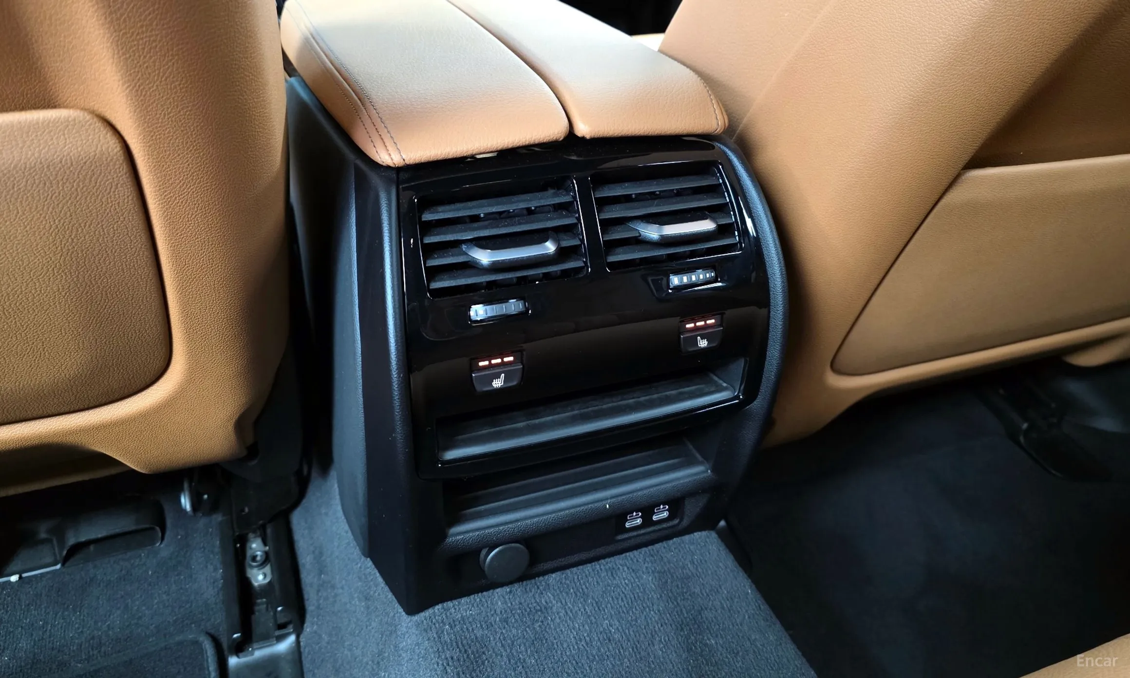 BMW 5 Series (G30) превью 19