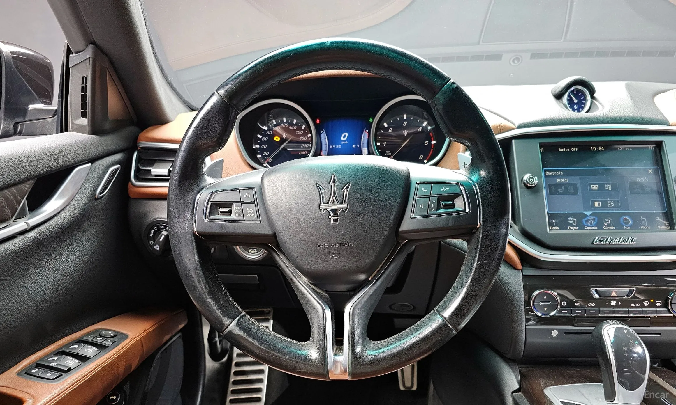 Maserati Ghibli превью 13