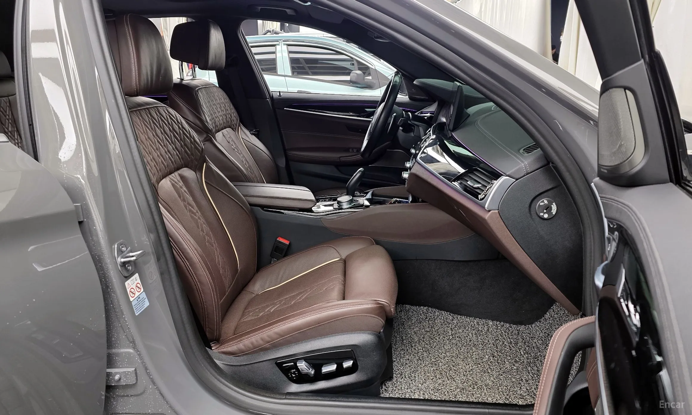 BMW 5 Series (G30) превью 11