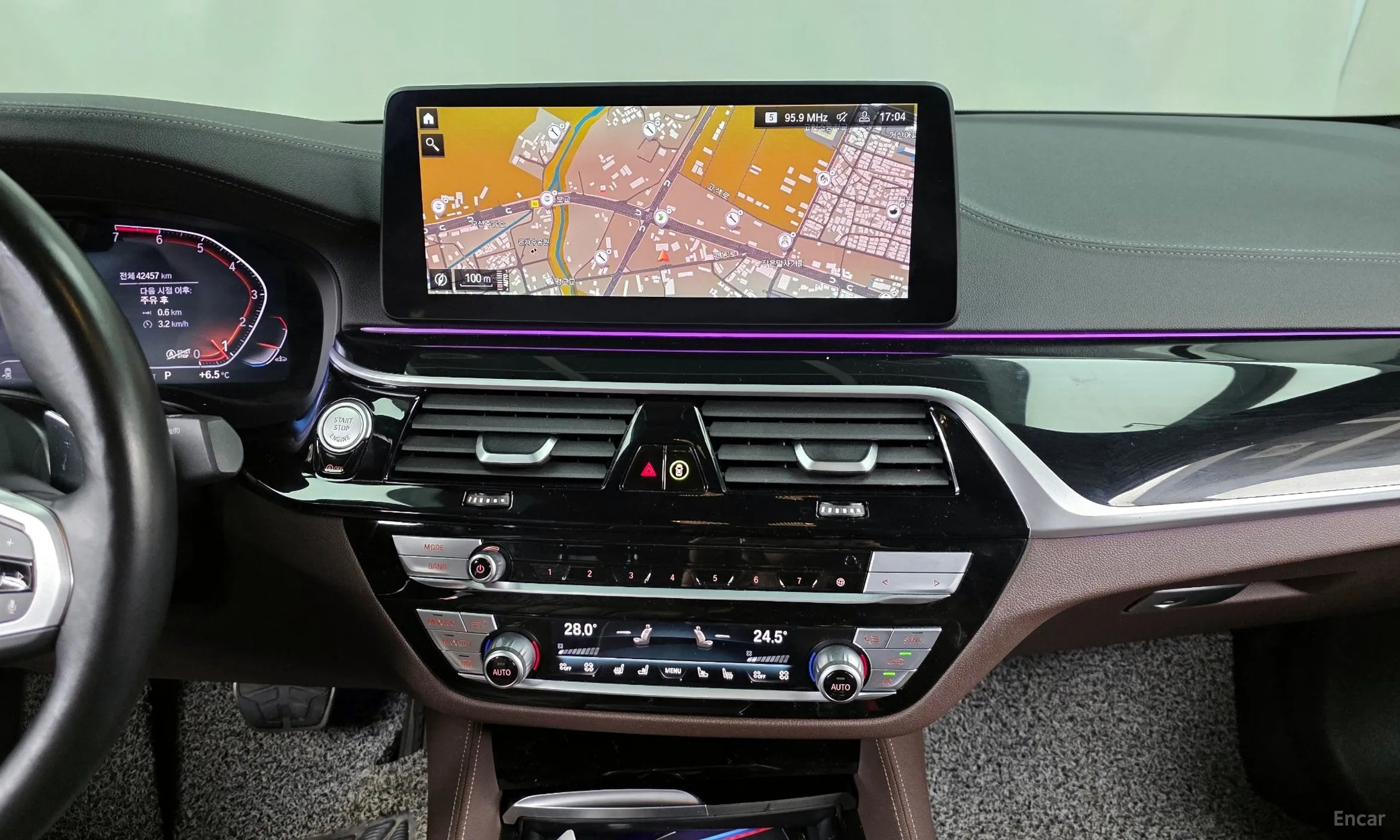 BMW 5 Series (G30) превью 14