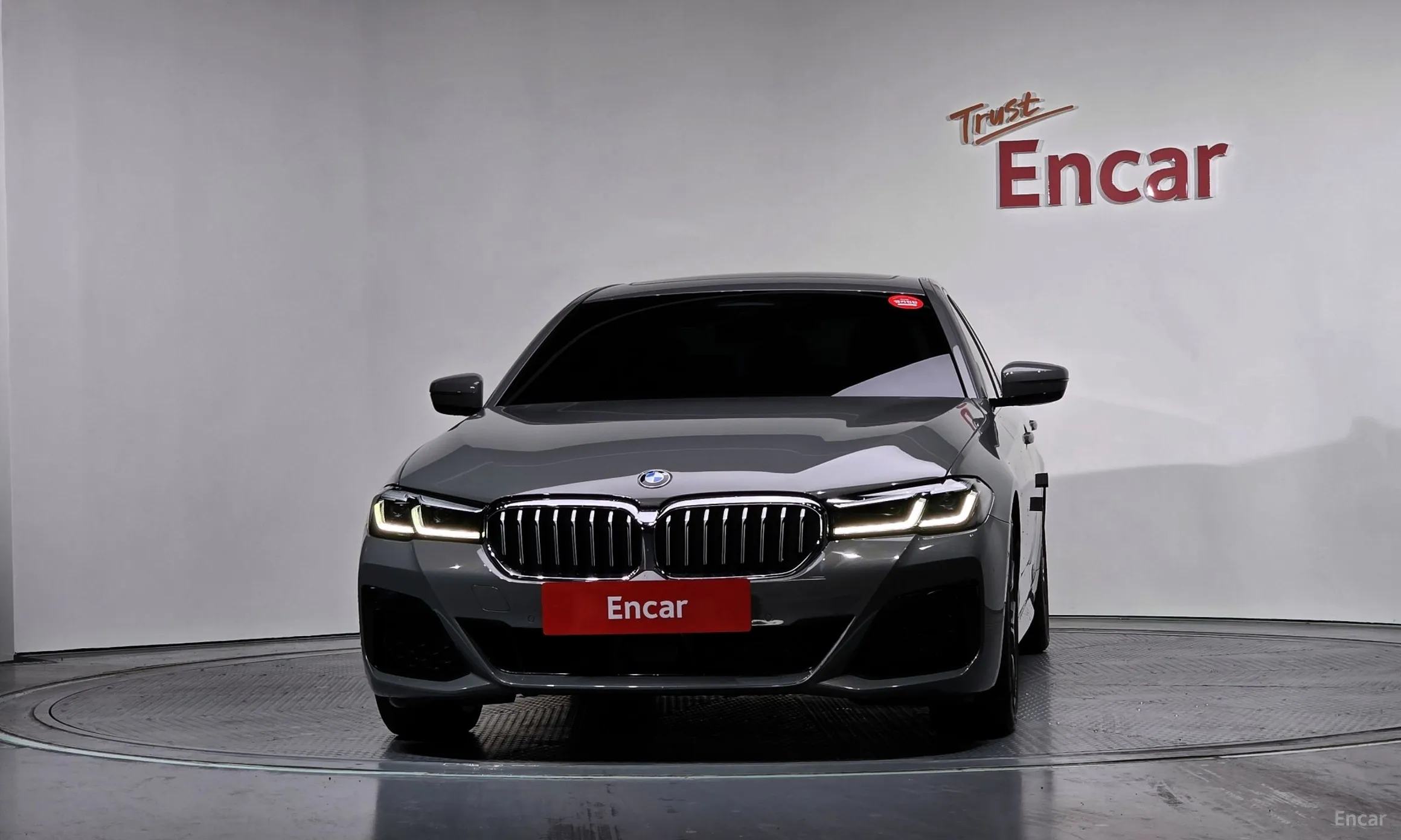 BMW 5 Series (G30) превью 3