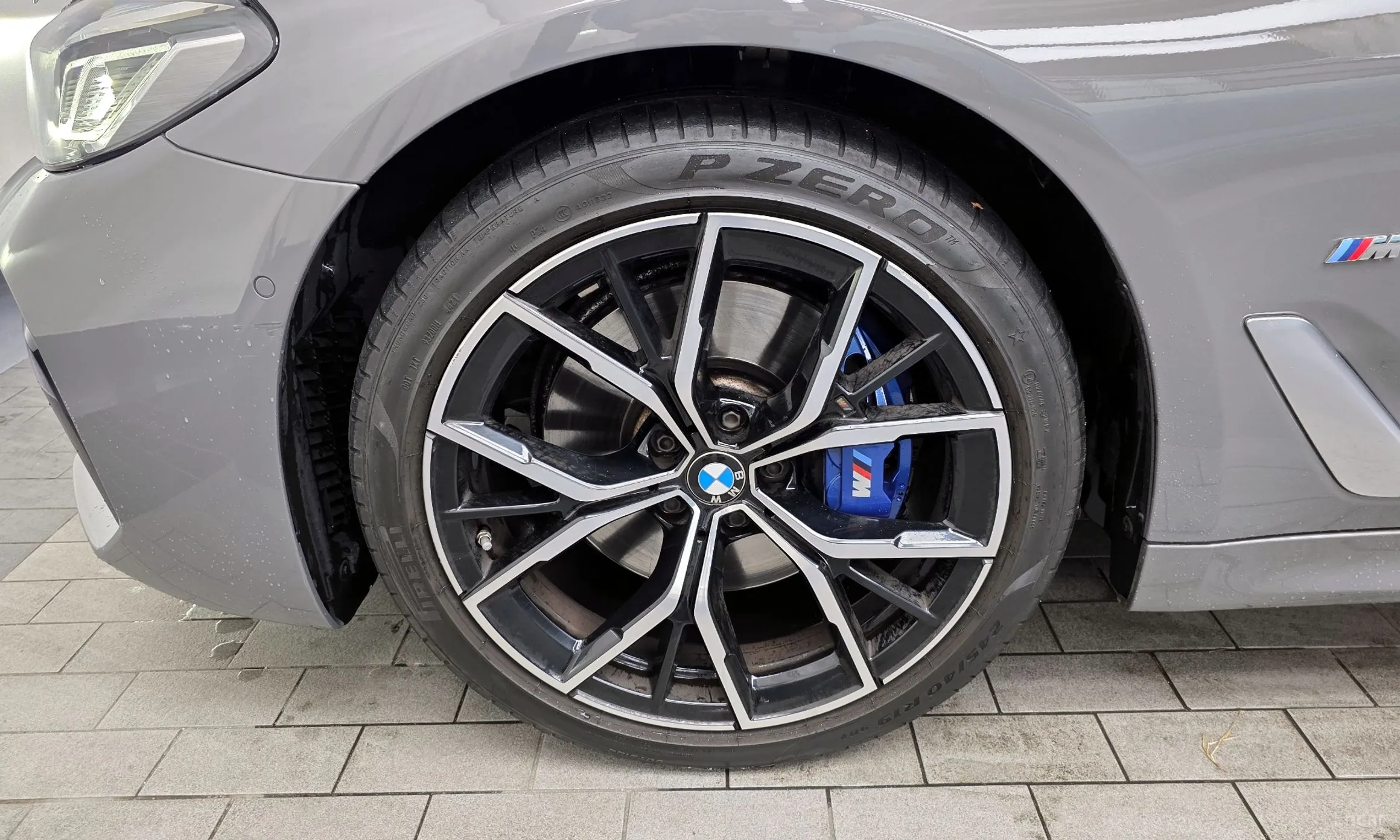 BMW 5 Series (G30) превью 5