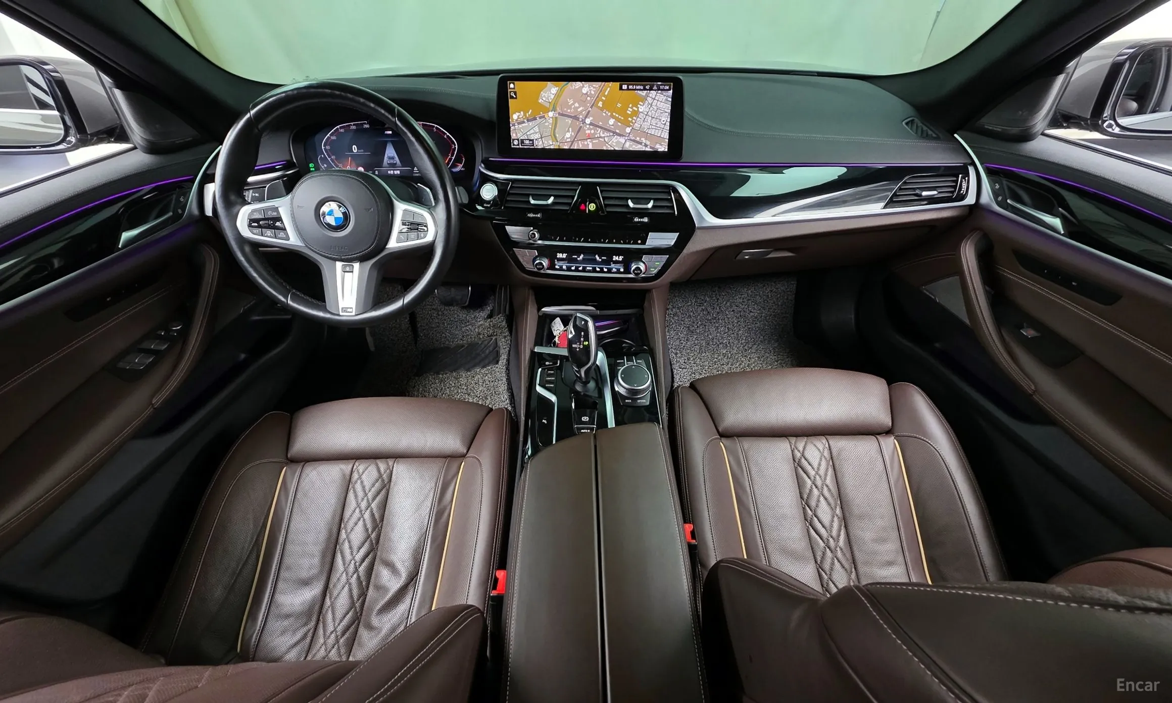 BMW 5 Series (G30) превью 7
