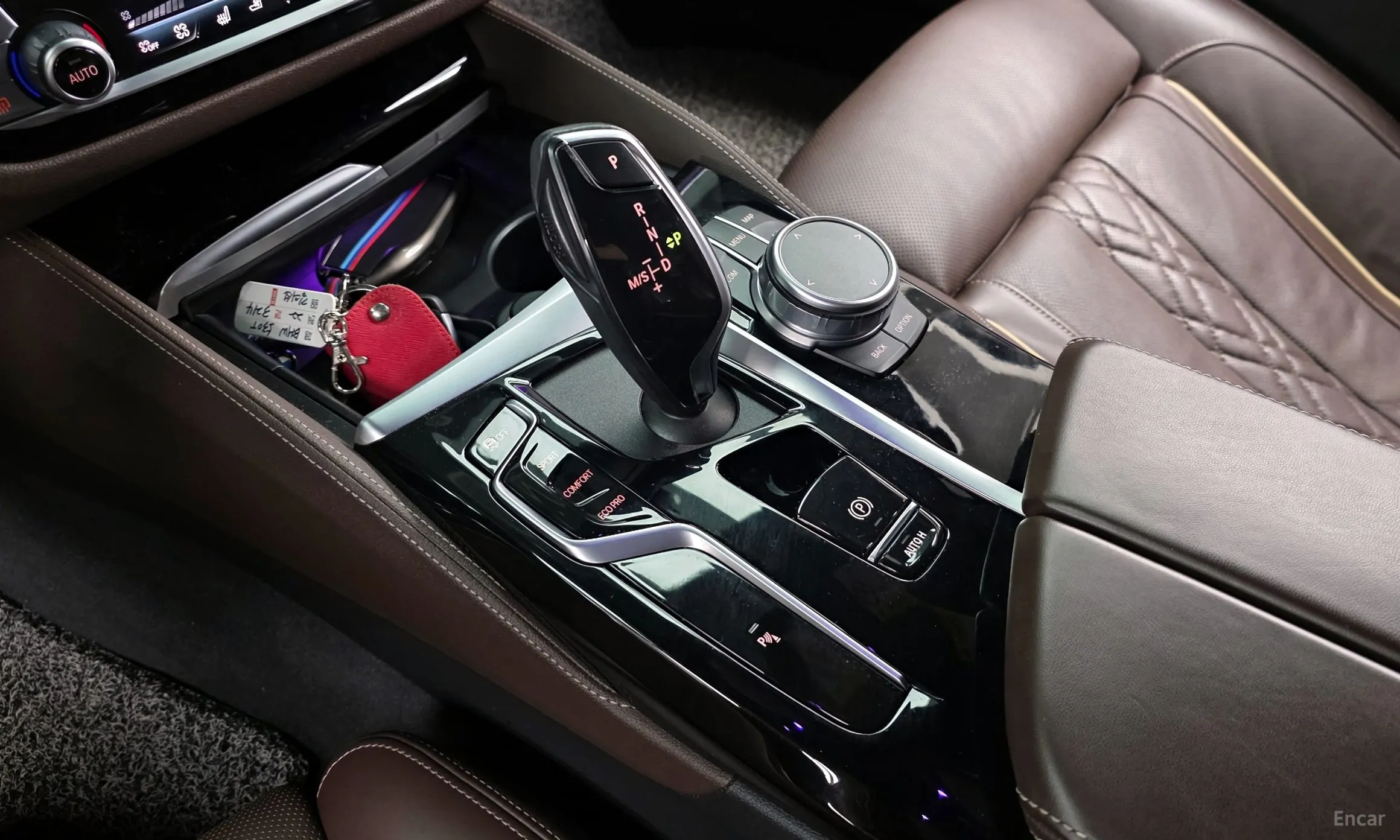 BMW 5 Series (G30) превью 9