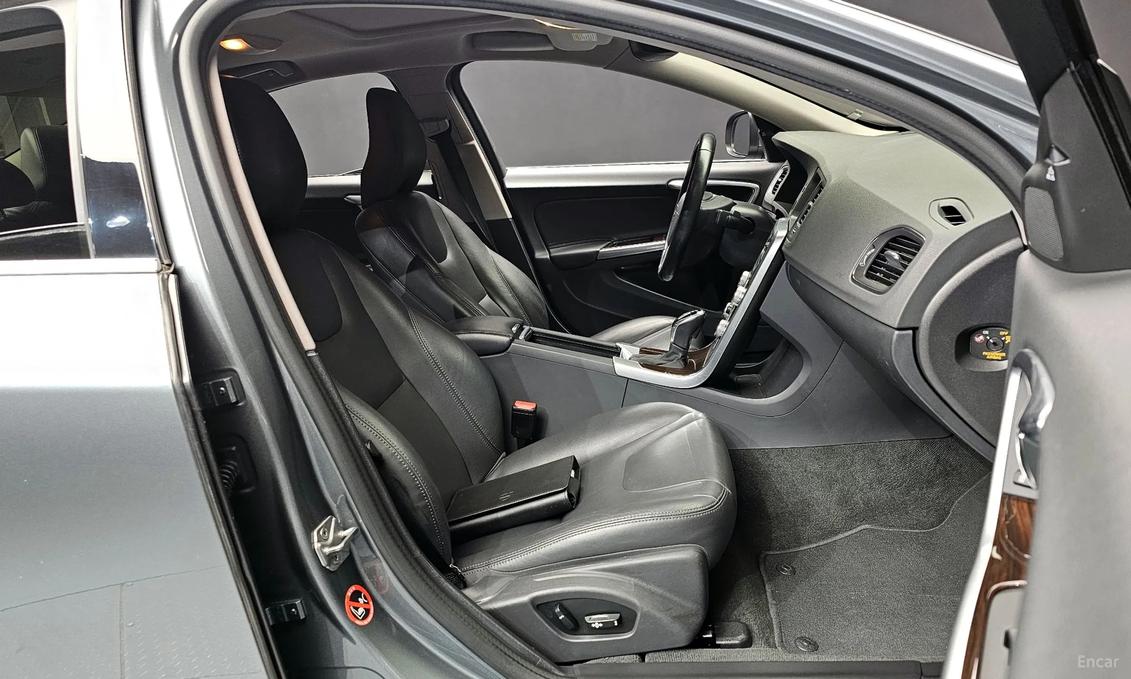 Volvo S60 превью 10