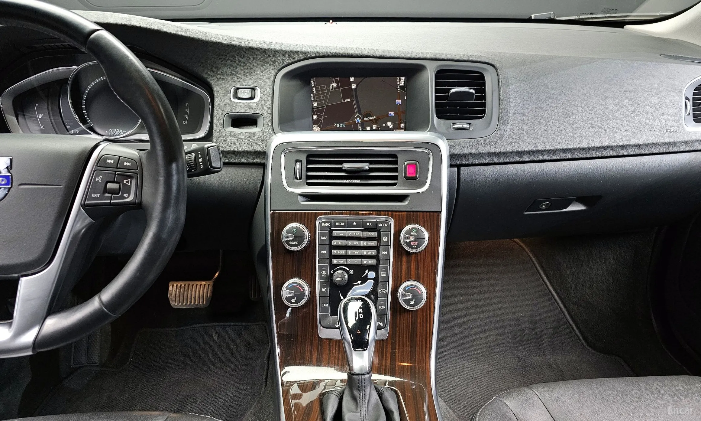Volvo S60 превью 14