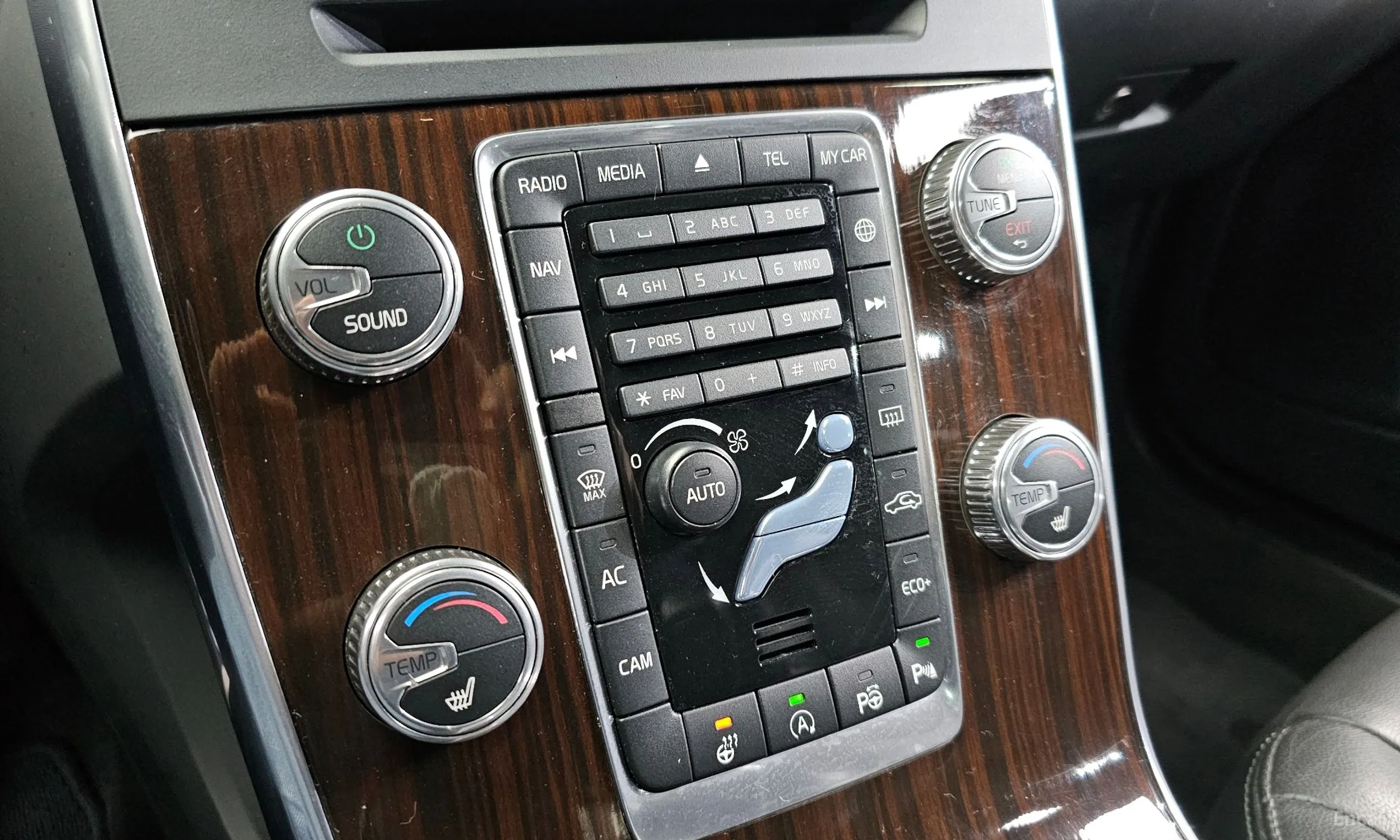Volvo S60 превью 16