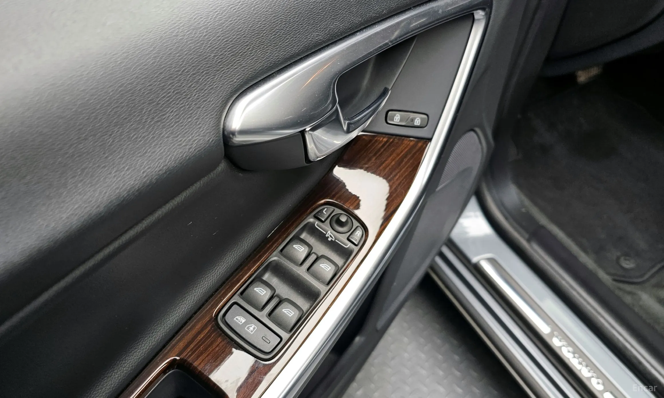 Volvo S60 превью 18