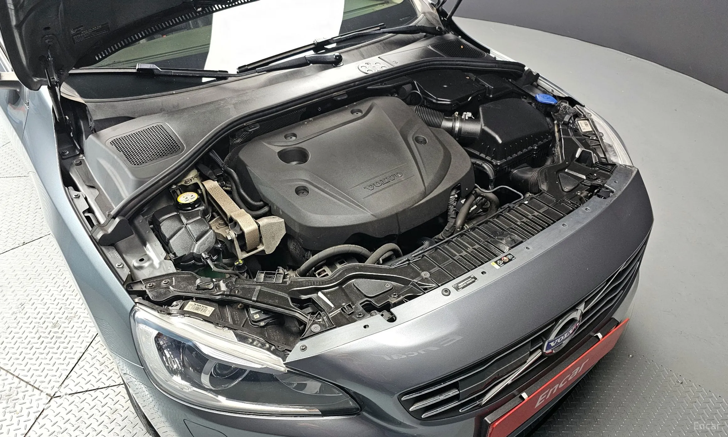 Volvo S60 превью 6