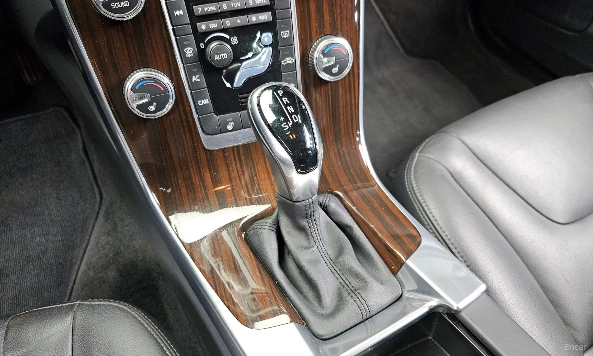 Volvo S60 превью 9