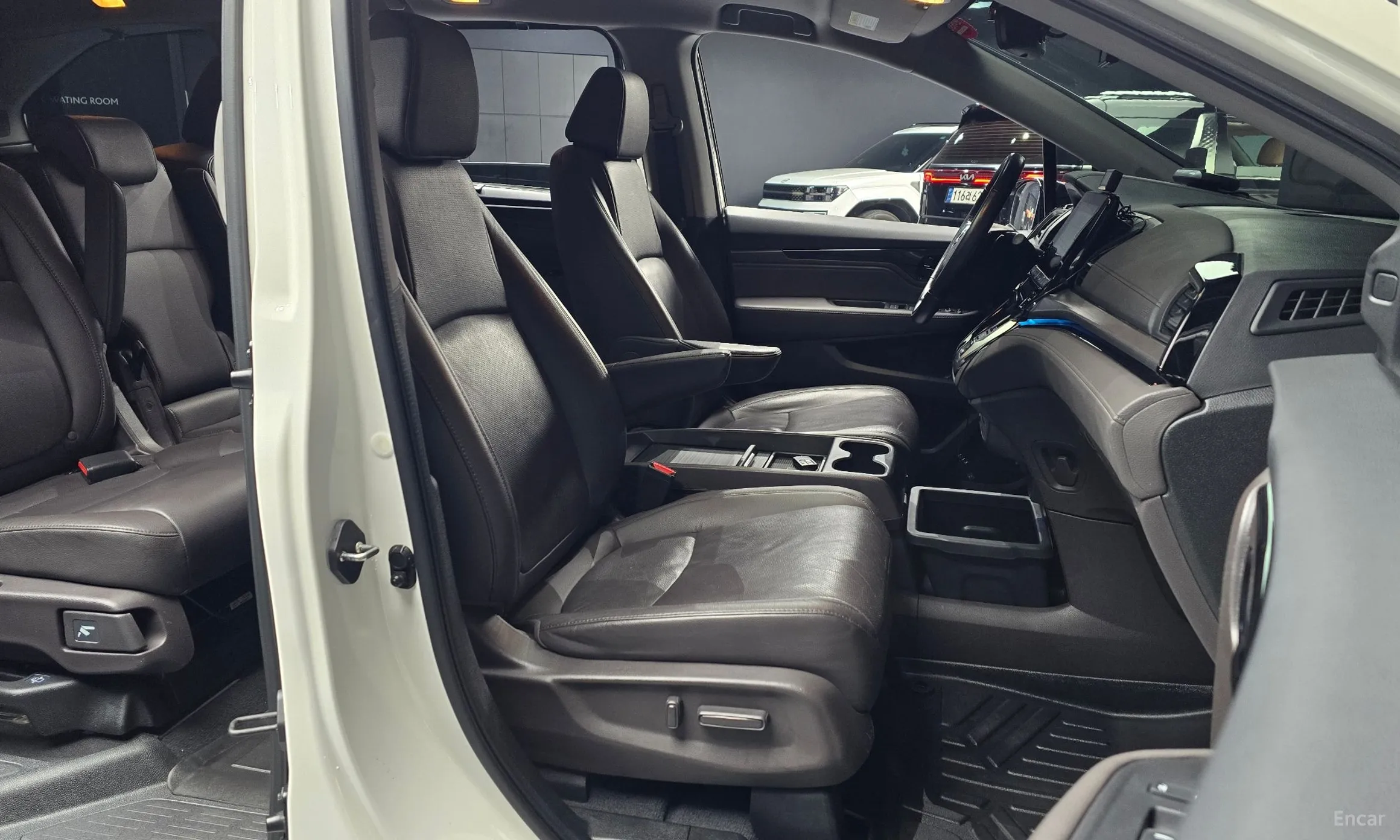Honda Odyssey превью 10