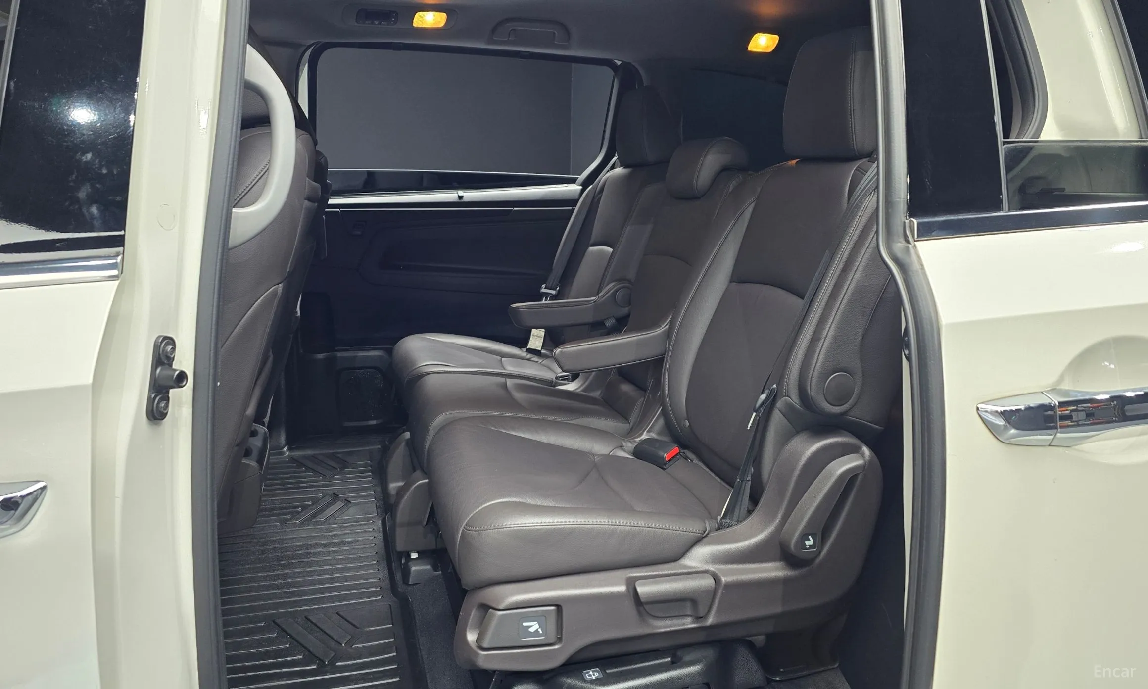 Honda Odyssey превью 12