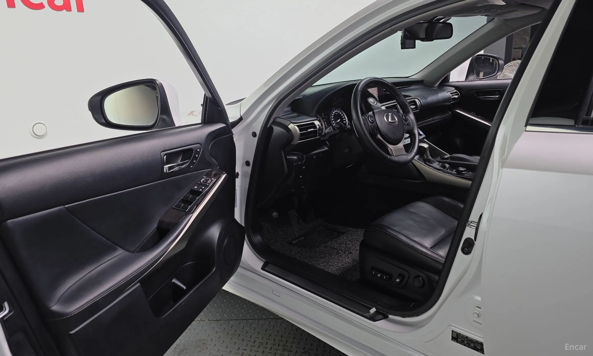 Lexus New IS250 превью 10