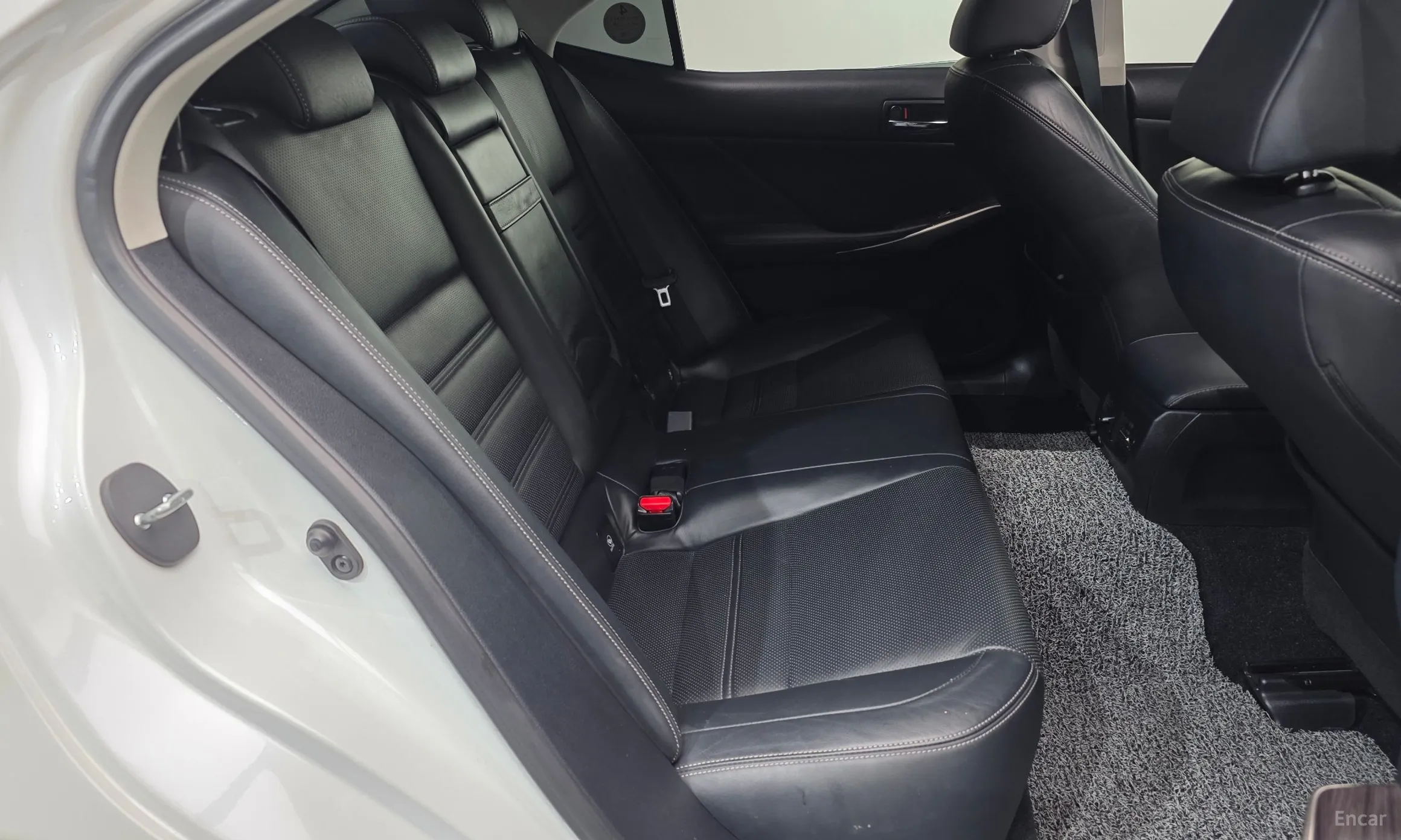Lexus New IS250 превью 12