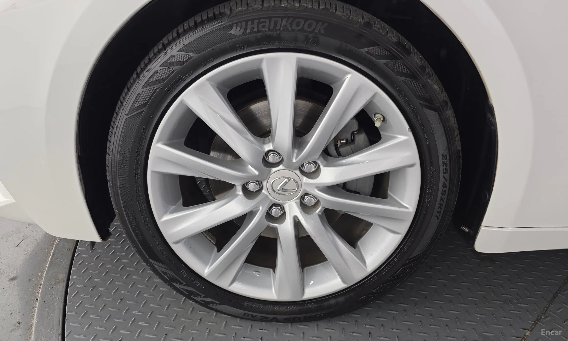Lexus New IS250 превью 5