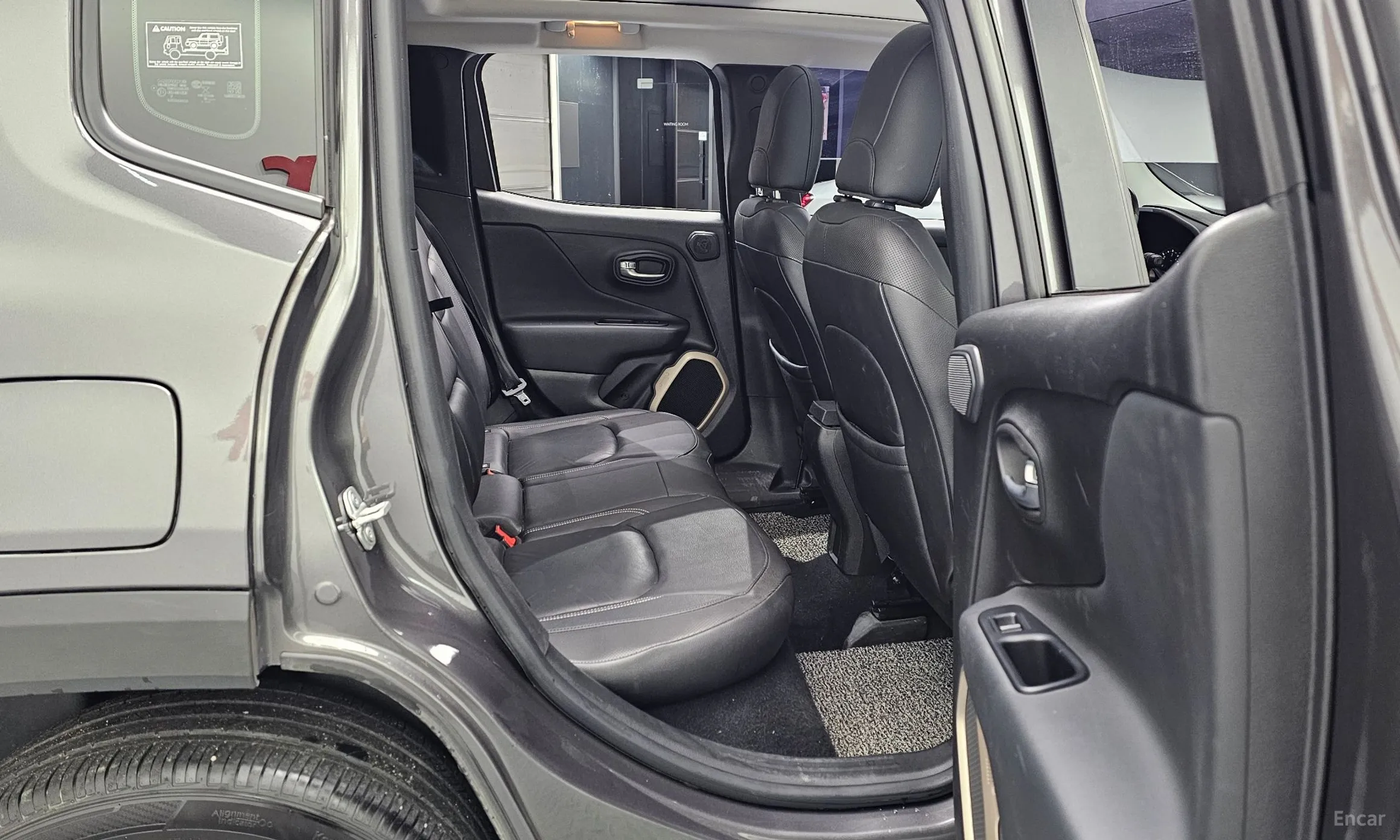 Jeep Renegade превью 12