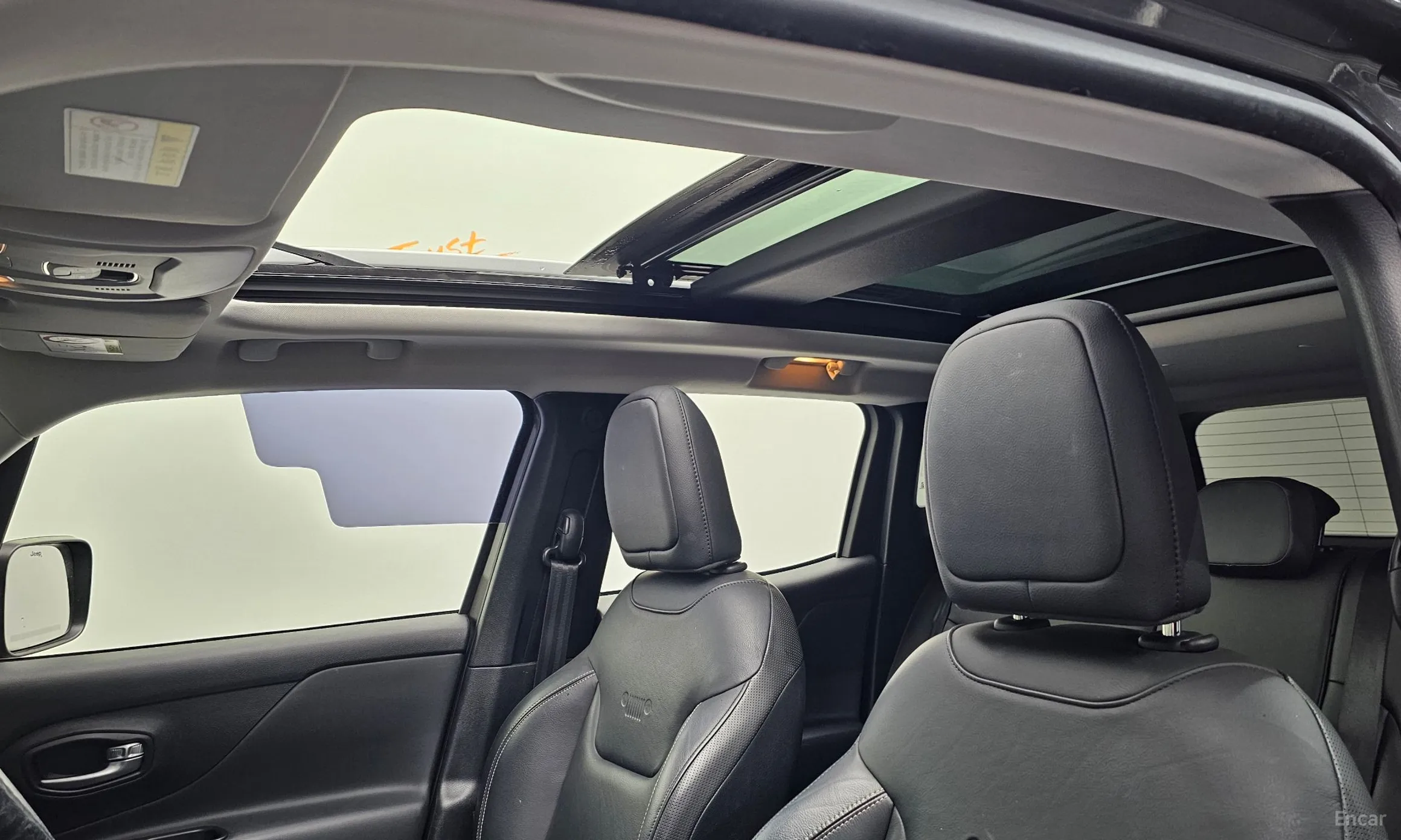 Jeep Renegade превью 19