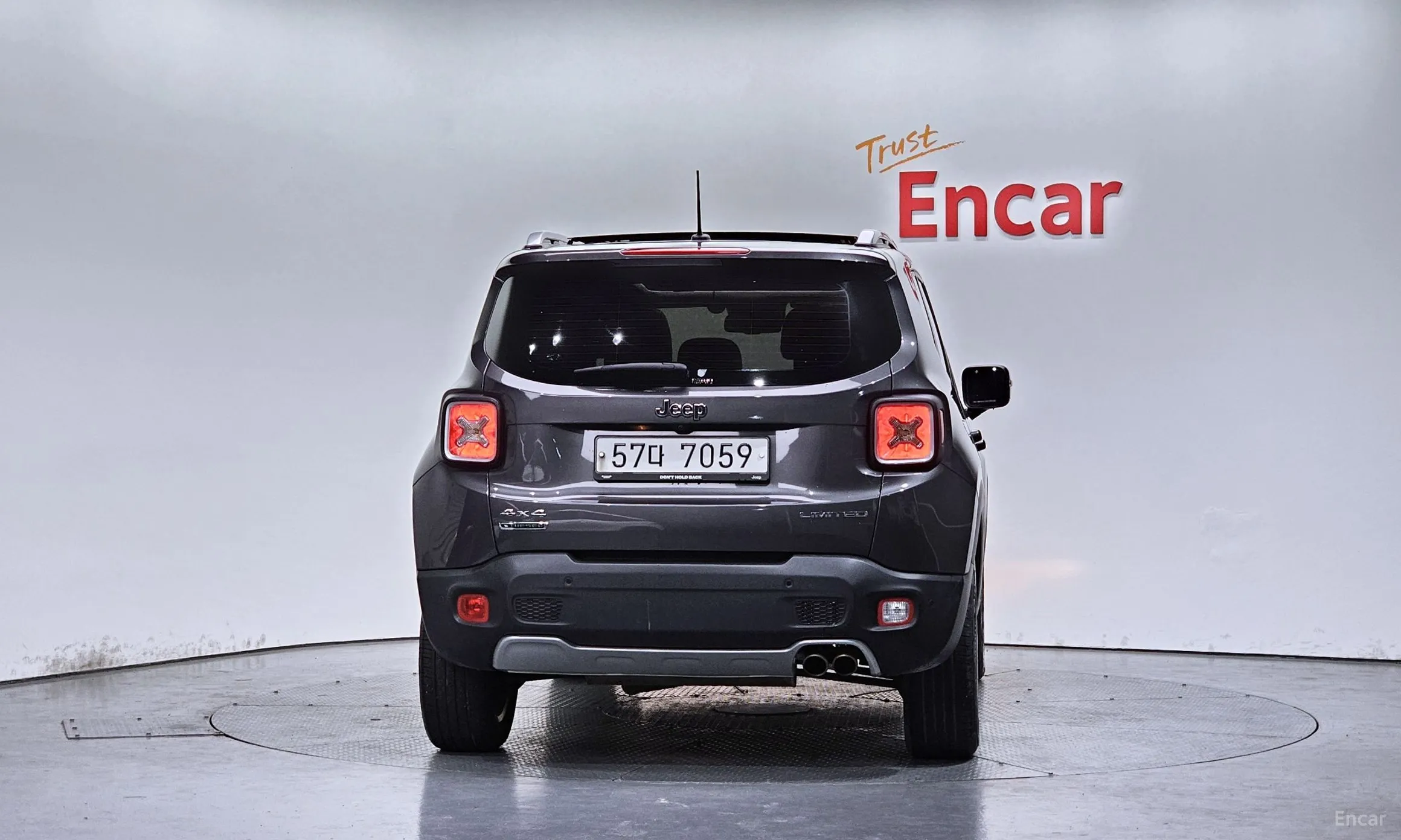 Jeep Renegade превью 4
