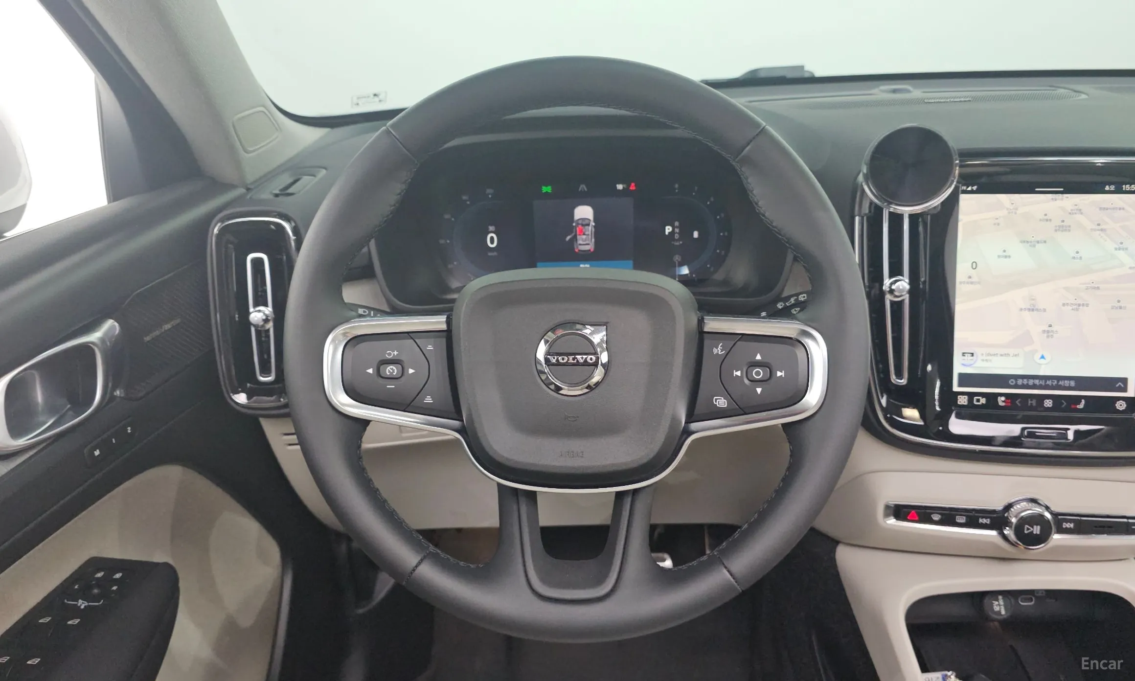 Volvo XC40 превью 13