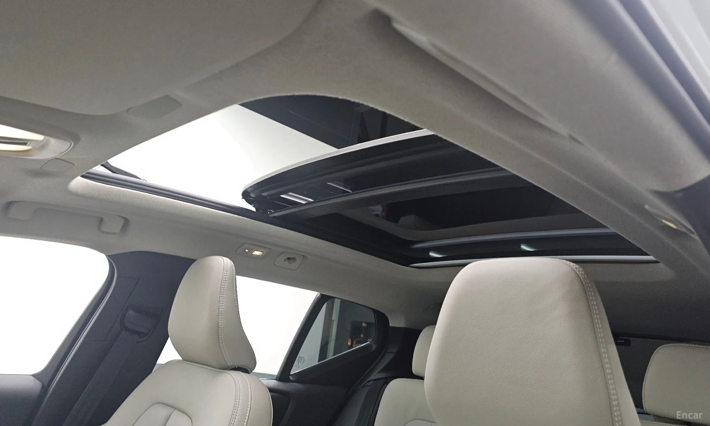 Volvo XC40 превью 19