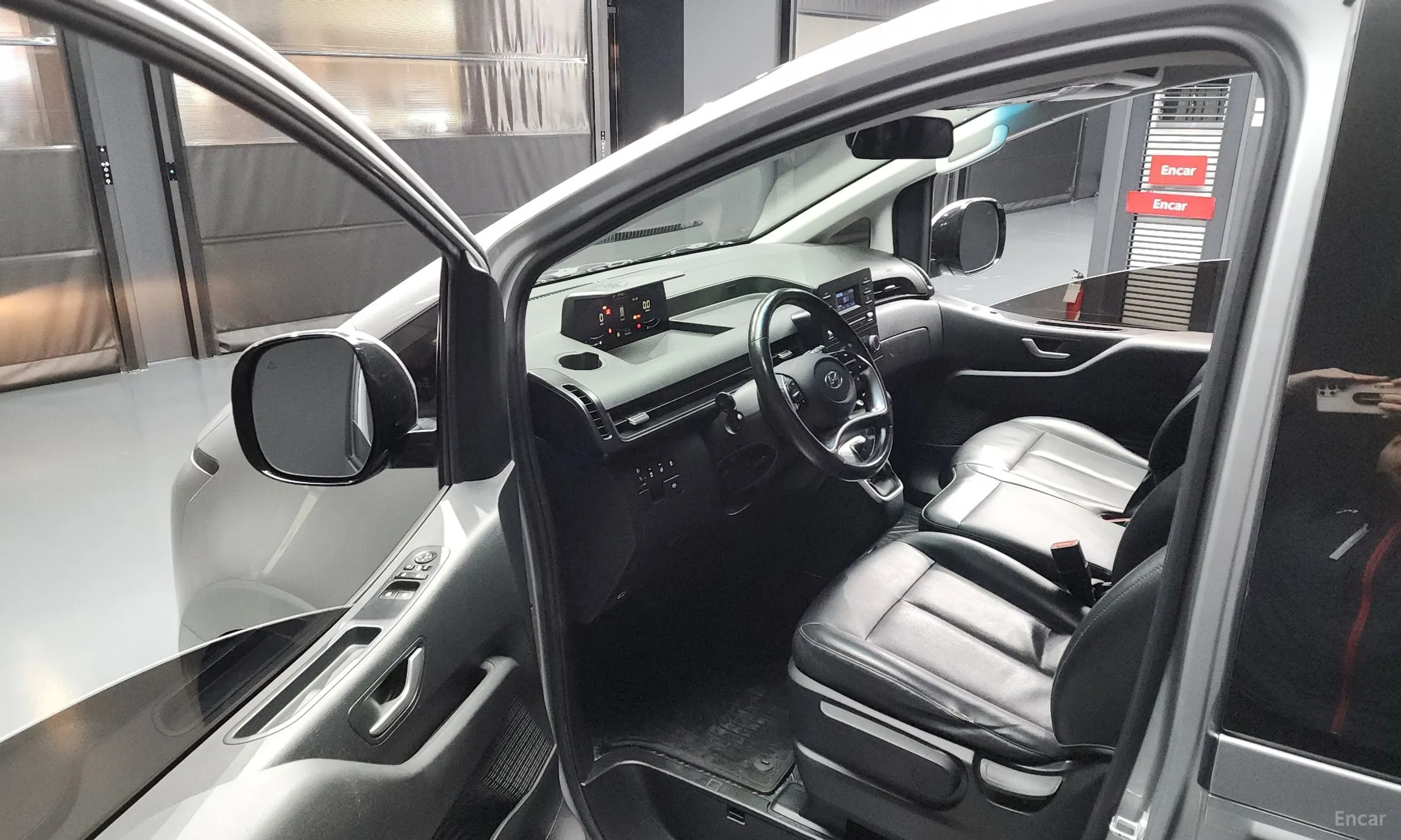 Hyundai Staria превью 10