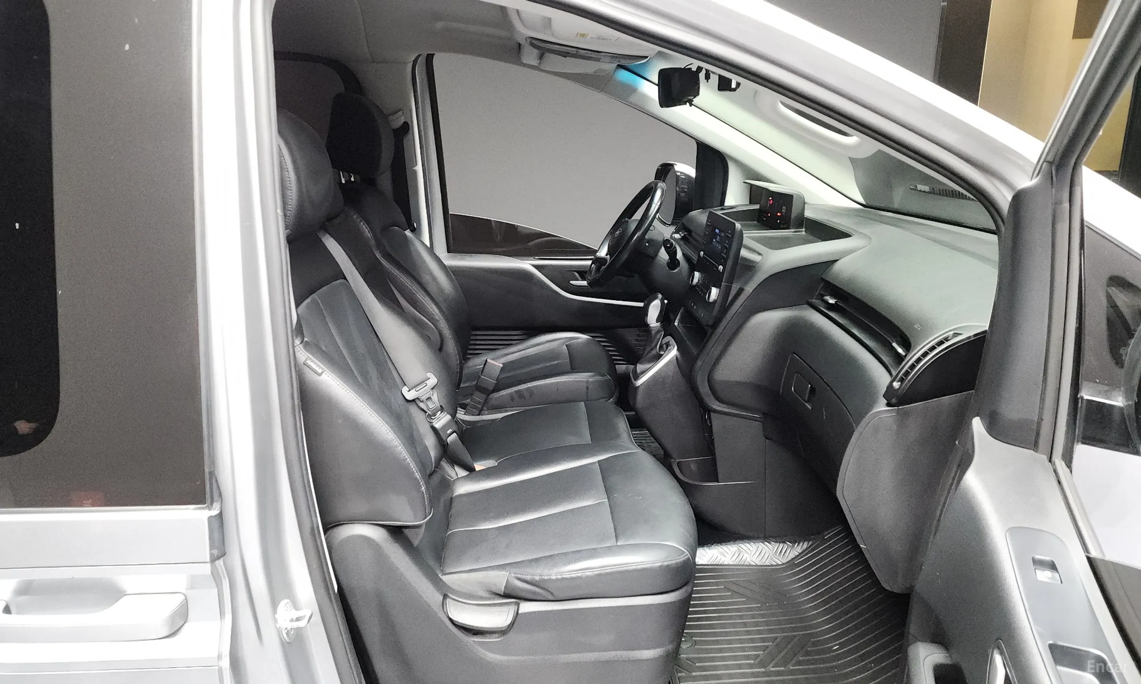Hyundai Staria превью 11