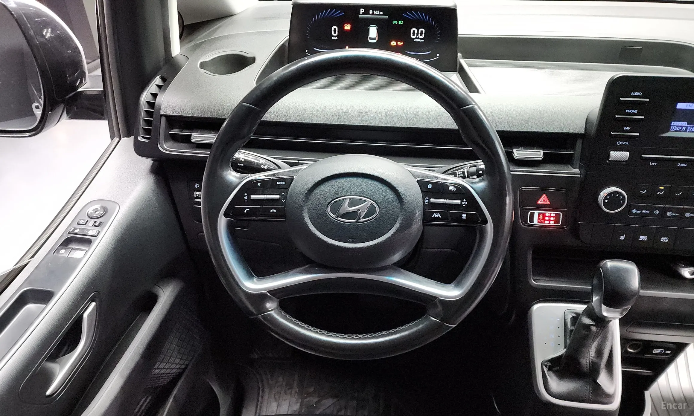 Hyundai Staria превью 13