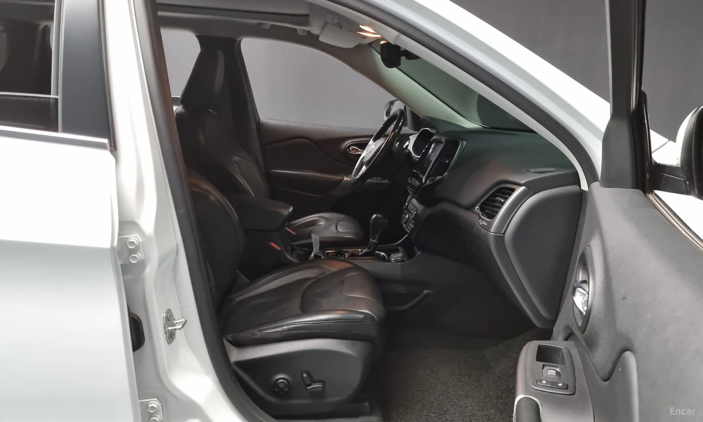 Jeep Cherokee (KL) превью 11