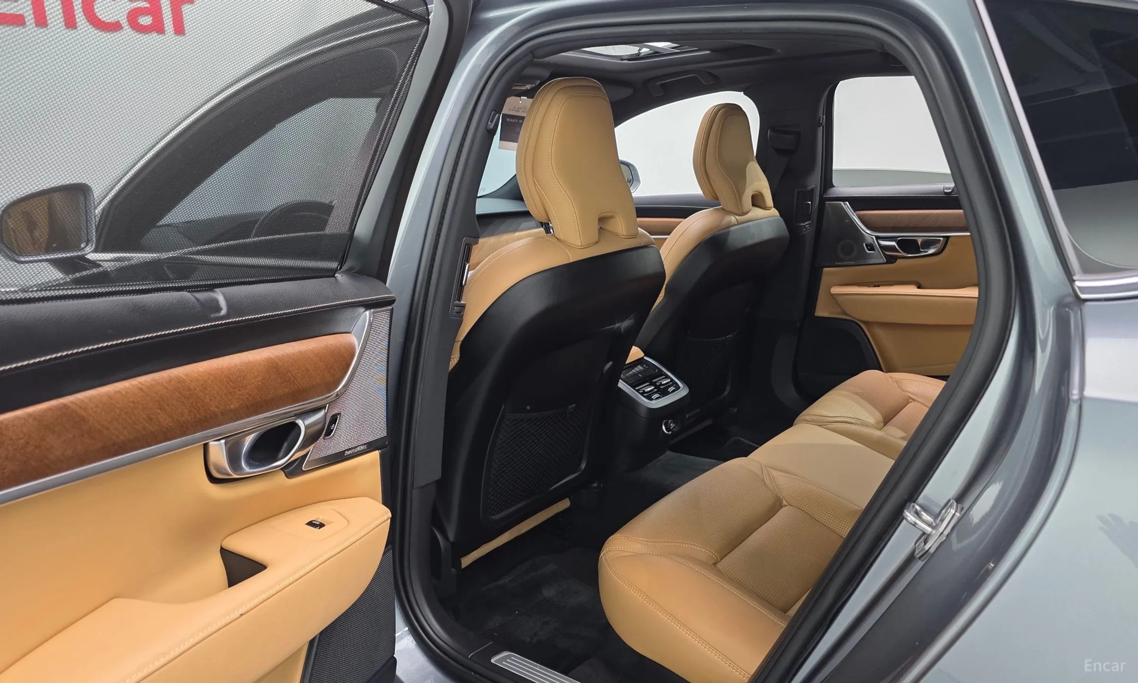 Volvo S90 превью 17