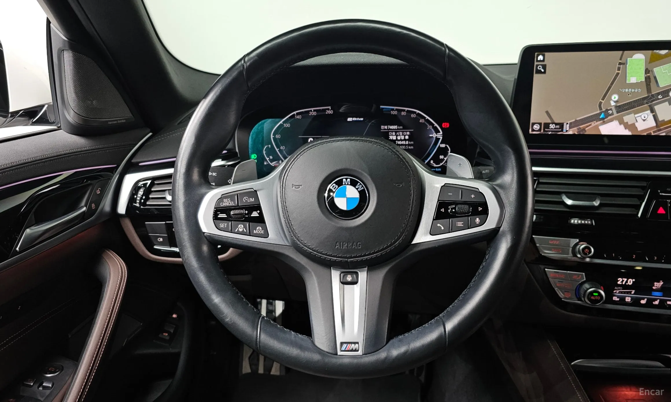 BMW 5 Series (G30) превью 13