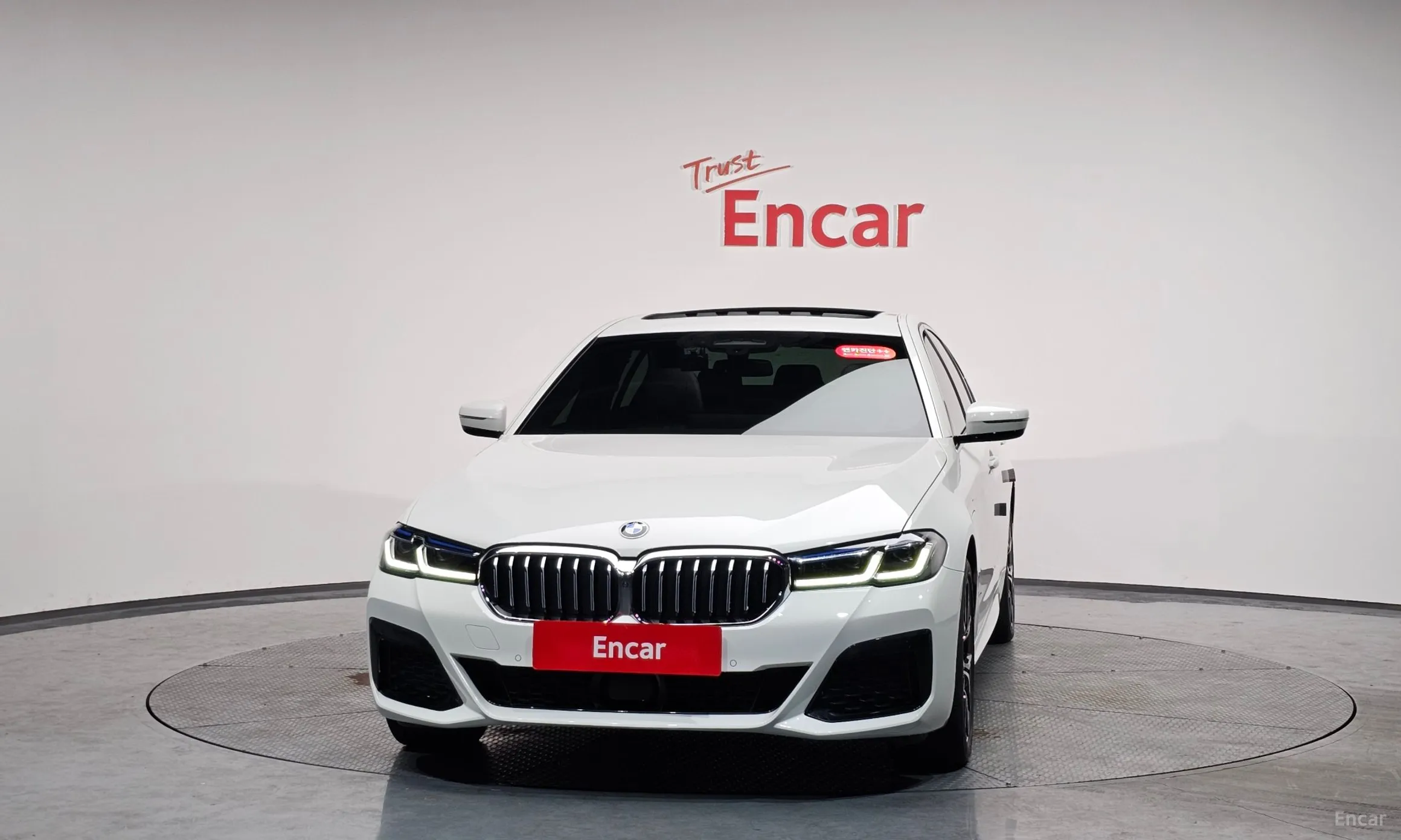 BMW 5 Series (G30) превью 3