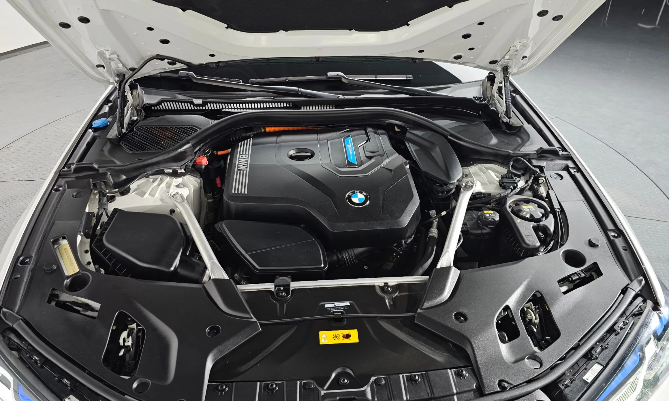 BMW 5 Series (G30) превью 6
