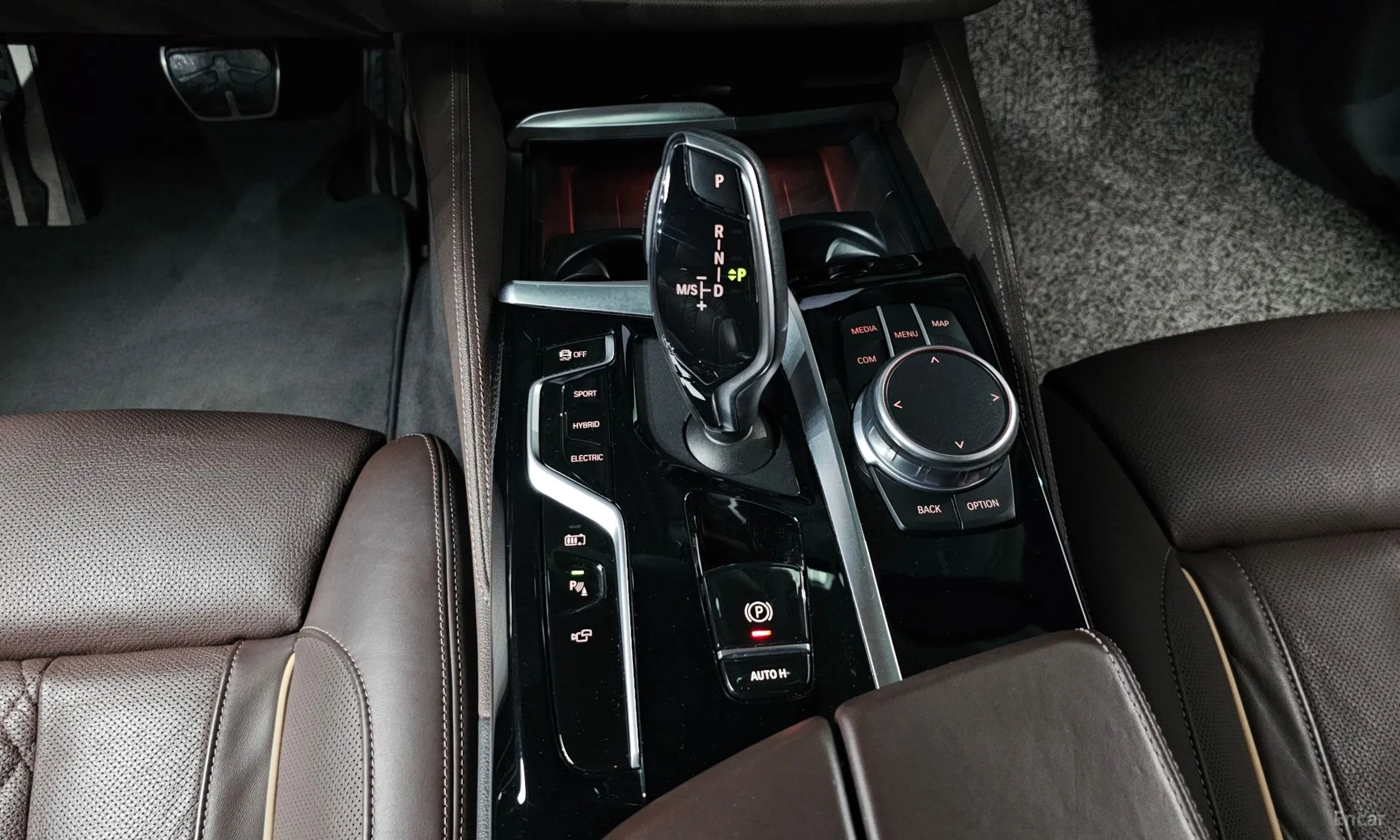 BMW 5 Series (G30) превью 9