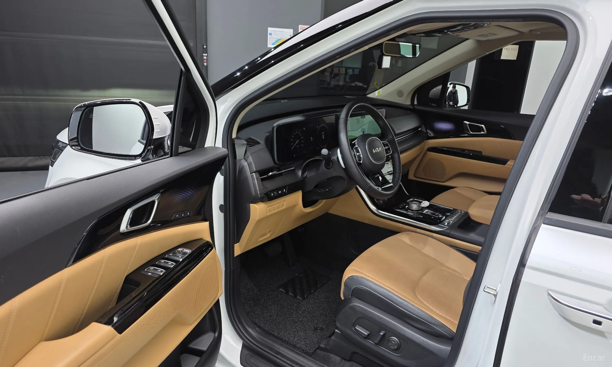 Kia Carnival Gen 4 превью 10