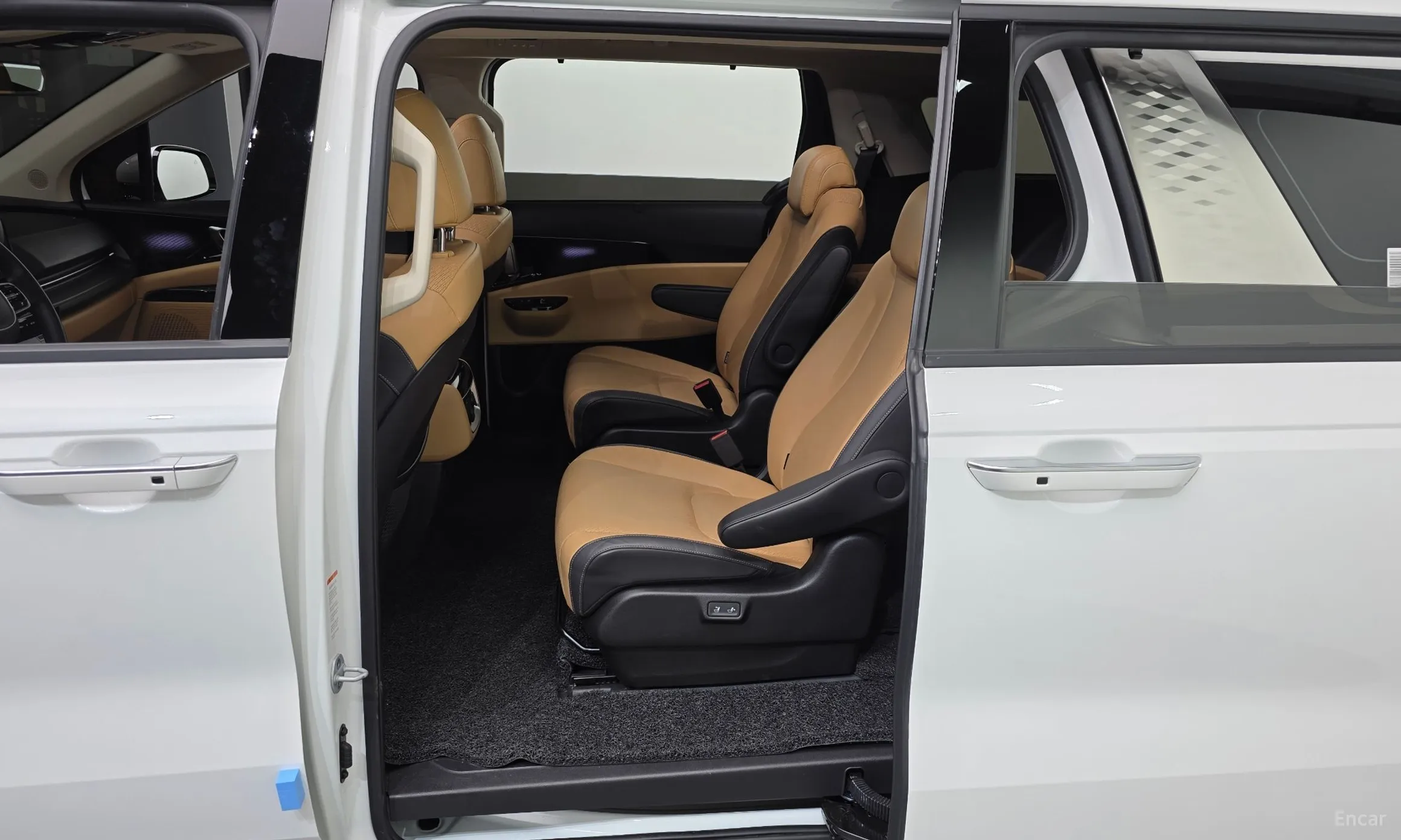 Kia Carnival Gen 4 превью 11