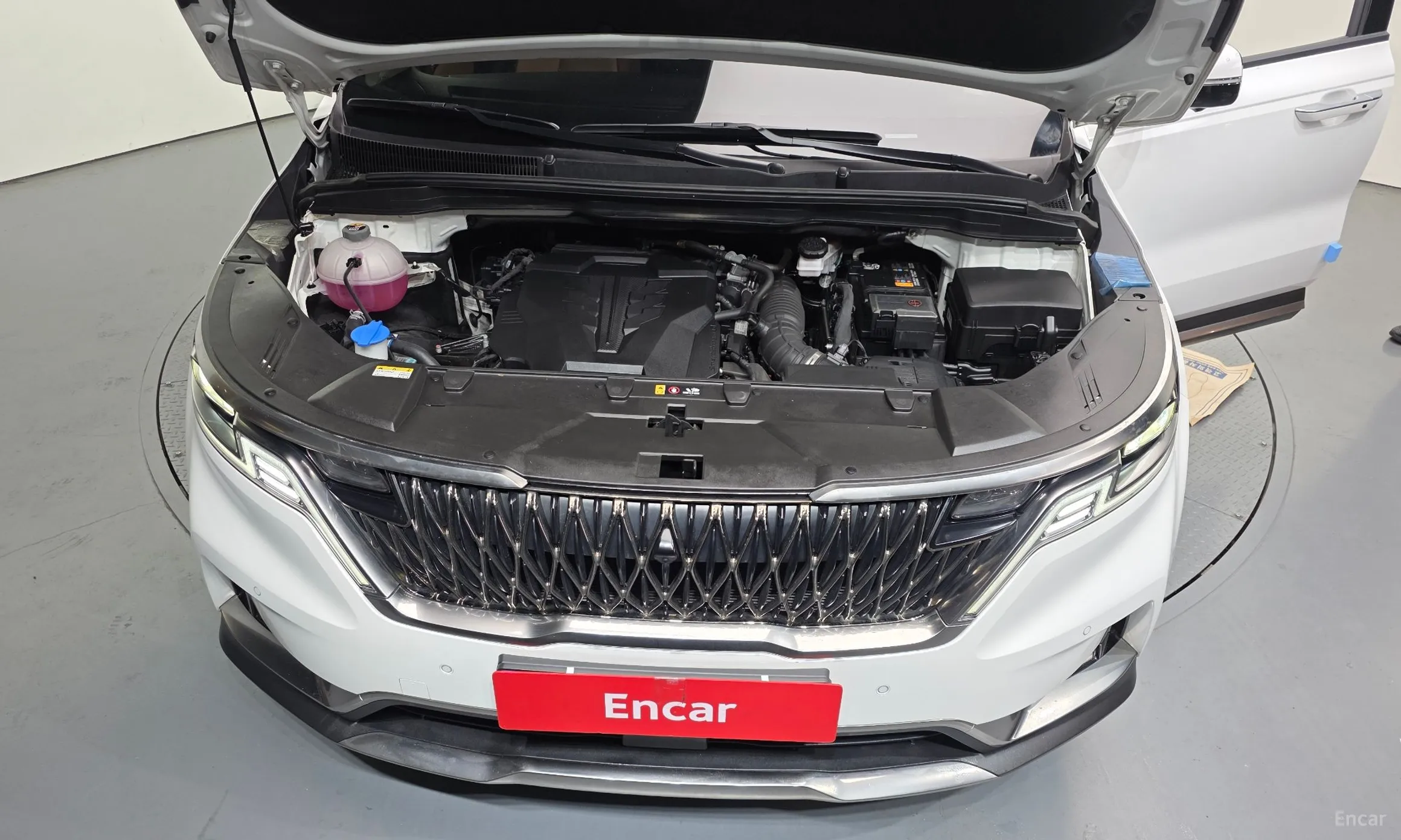 Kia Carnival Gen 4 превью 6