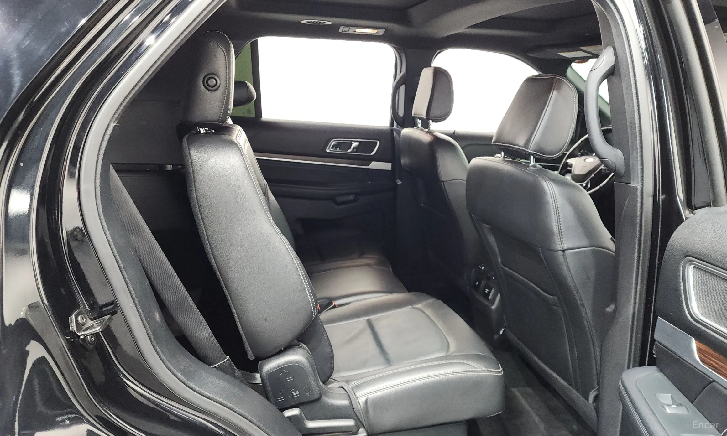 Ford Explorer превью 12