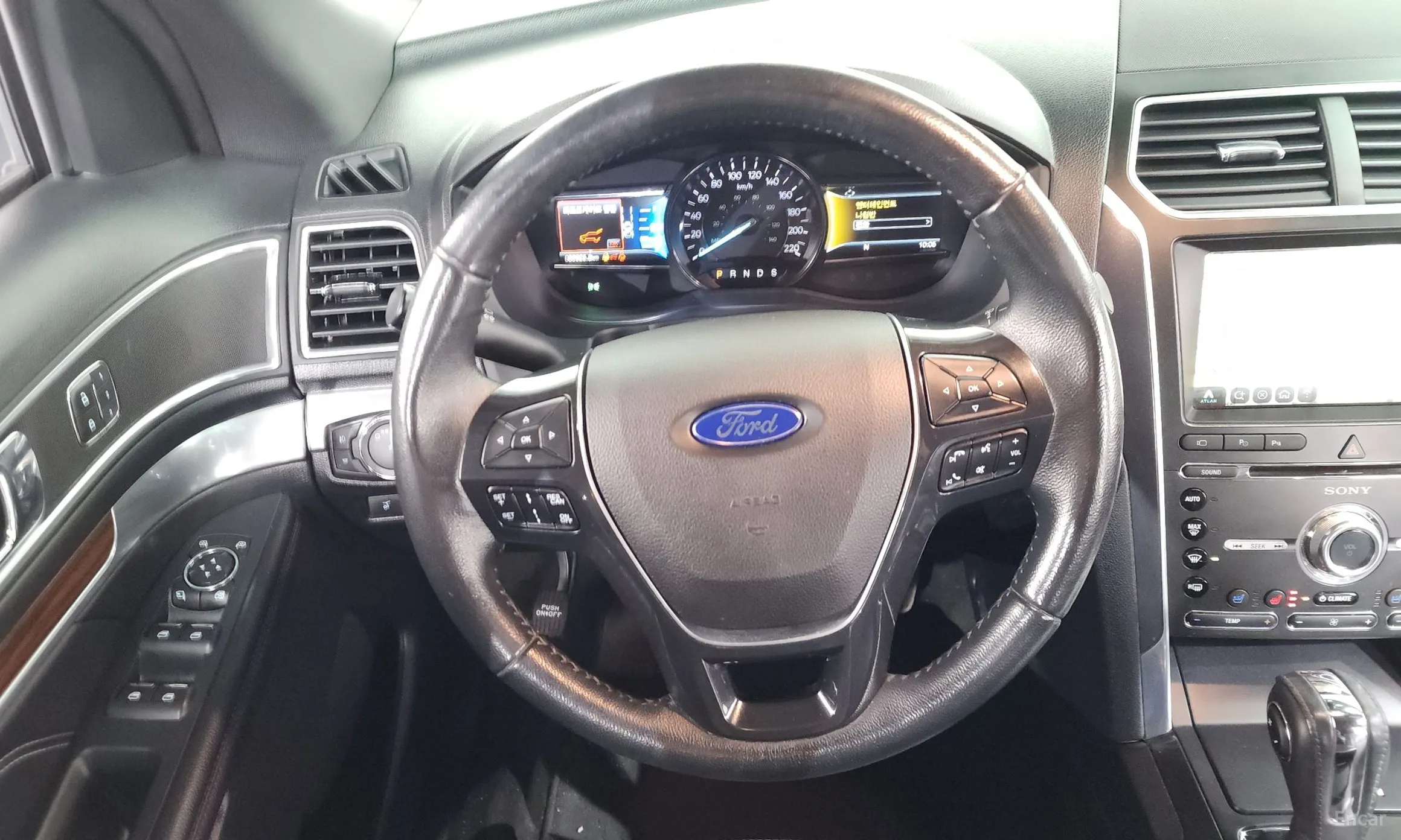 Ford Explorer превью 13