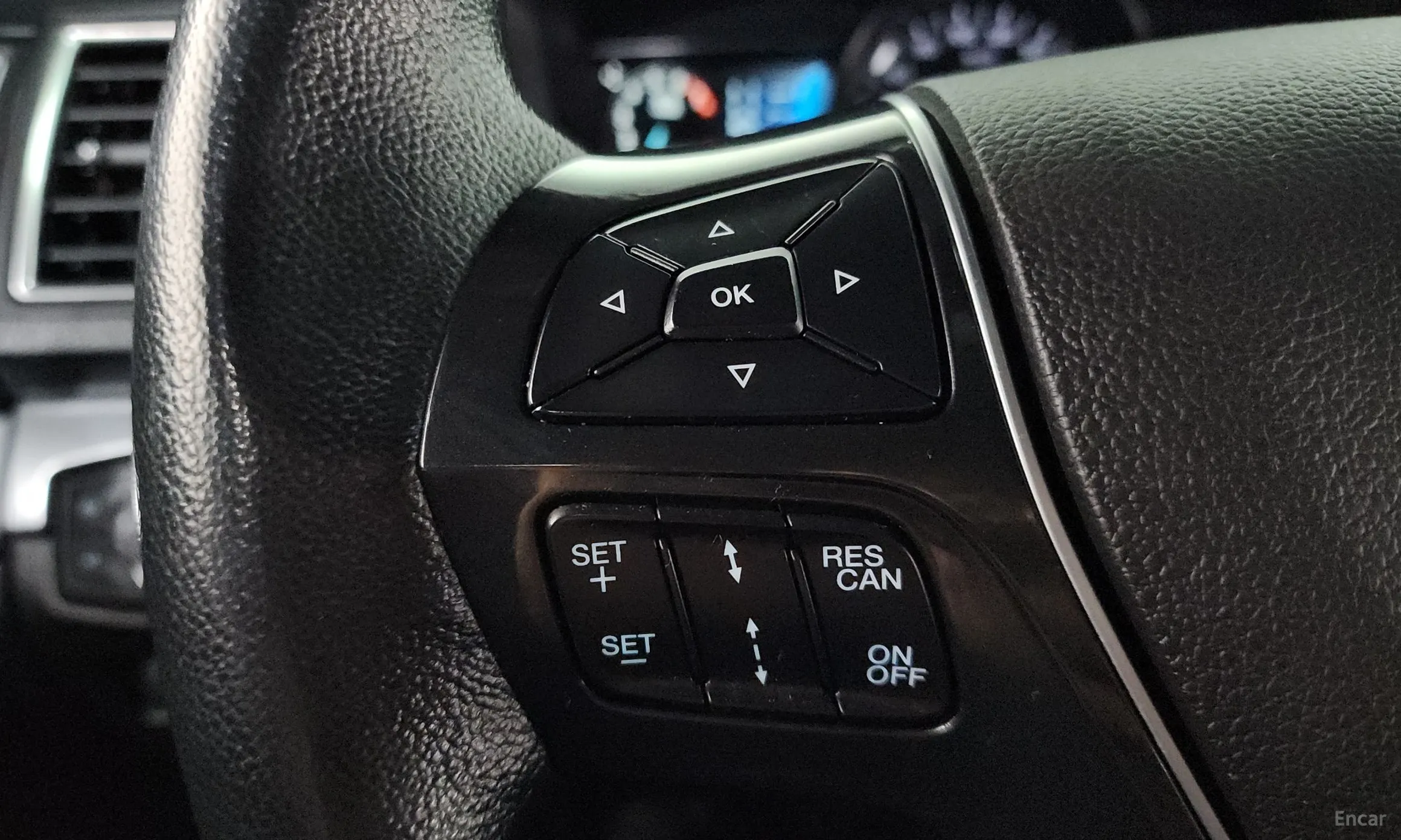 Ford Explorer превью 19