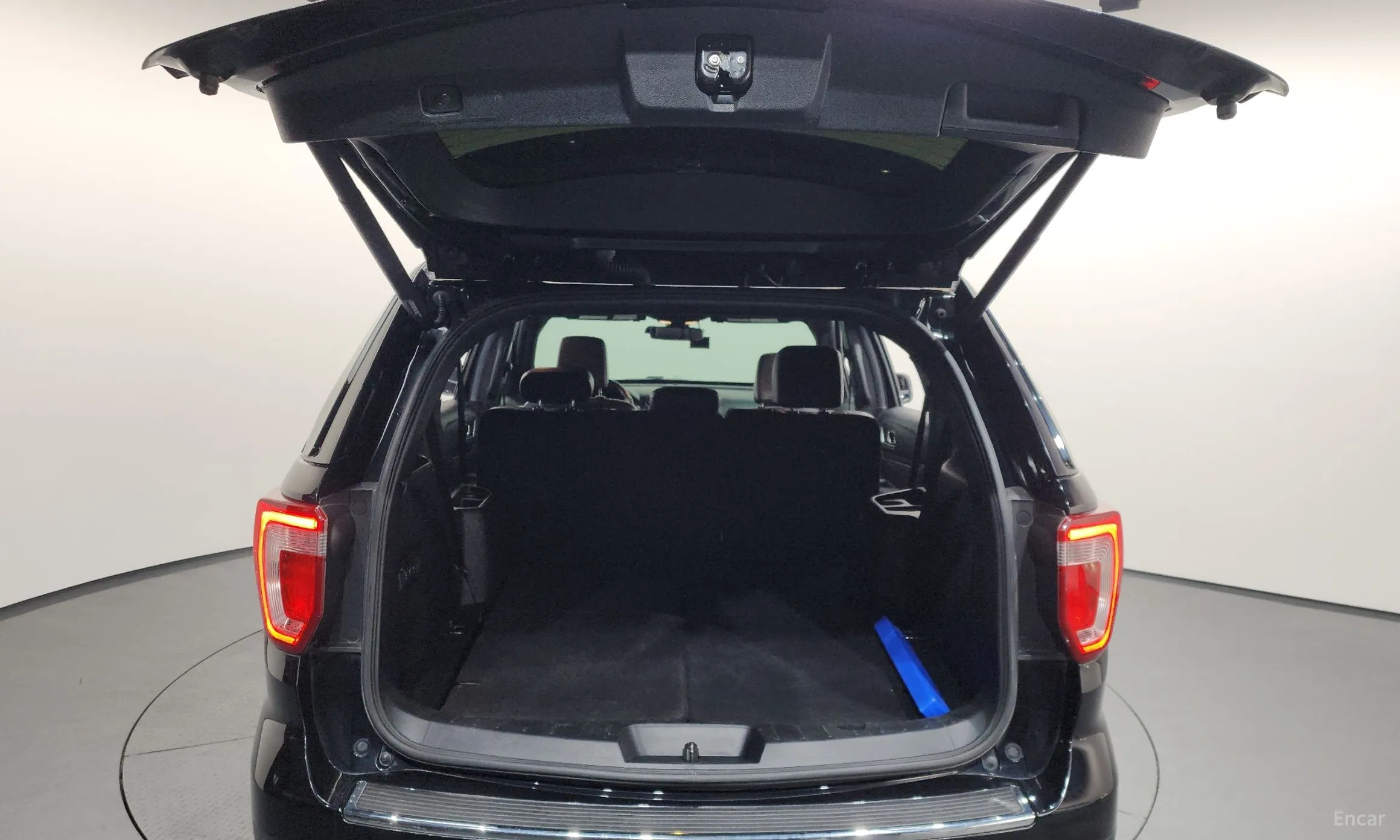 Ford Explorer превью 20