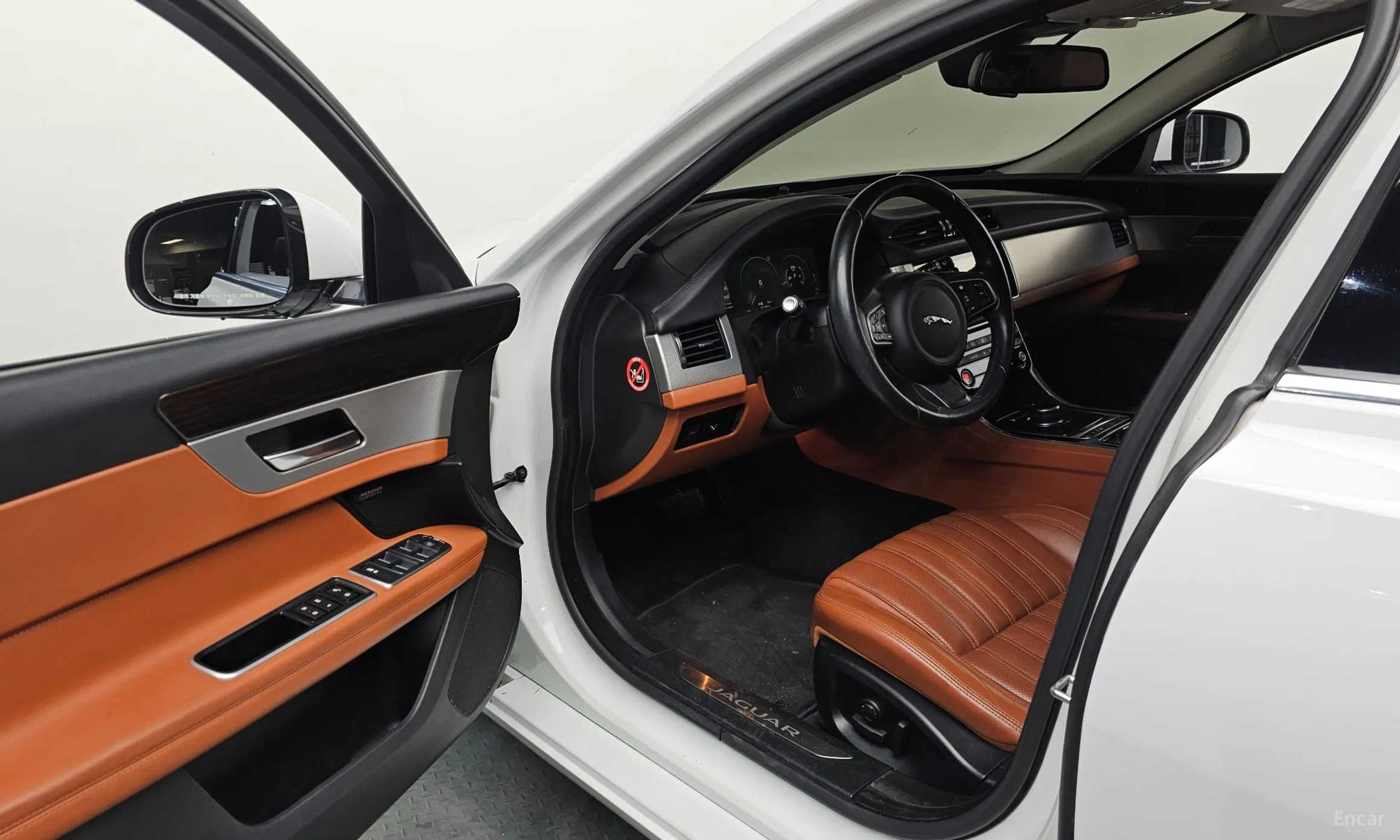 Jaguar XF (x260) превью 10