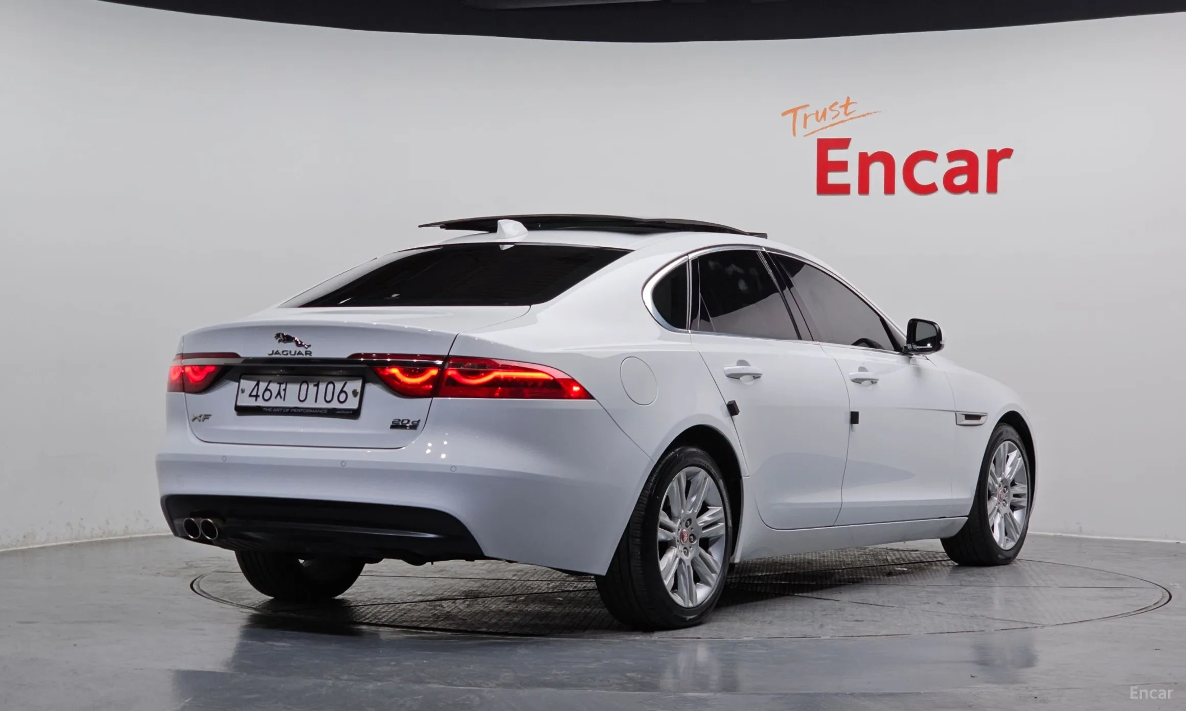 Jaguar XF (x260)