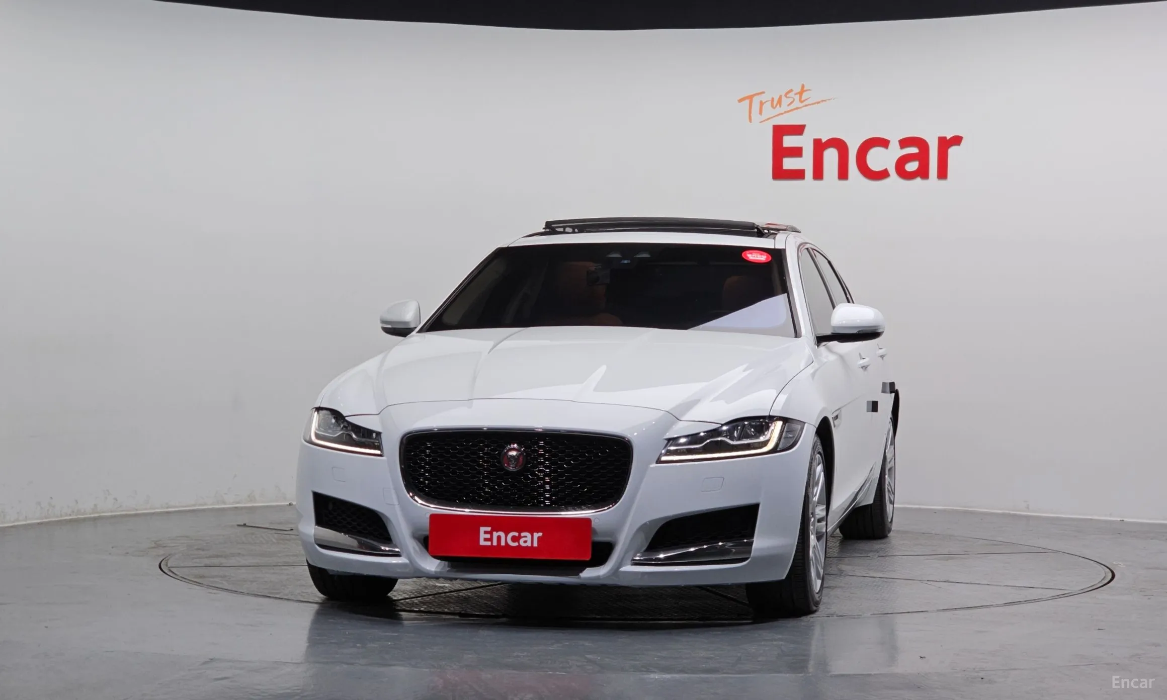 Jaguar XF (x260) превью 3