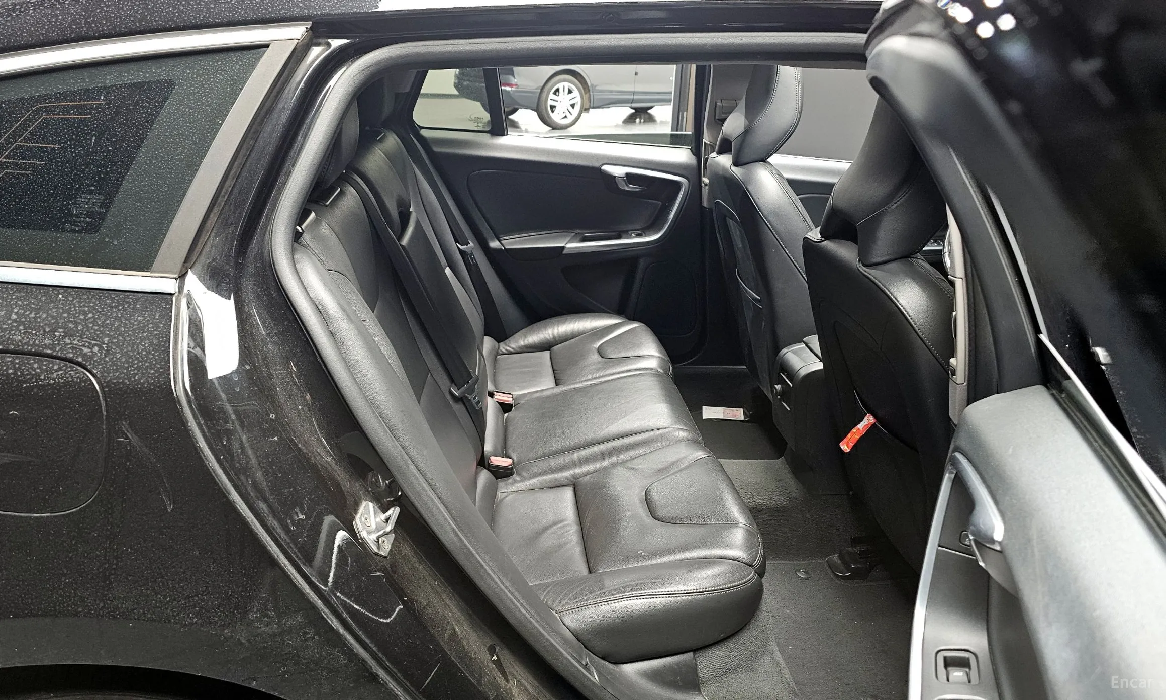 Volvo V60 превью 11