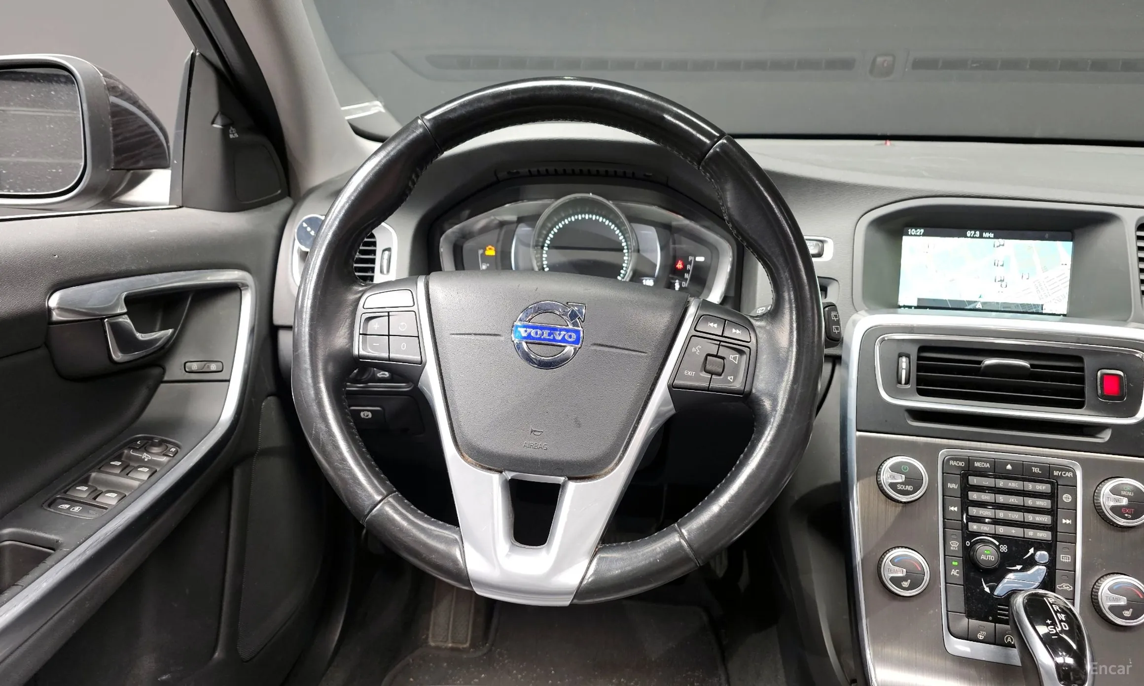 Volvo V60 превью 13
