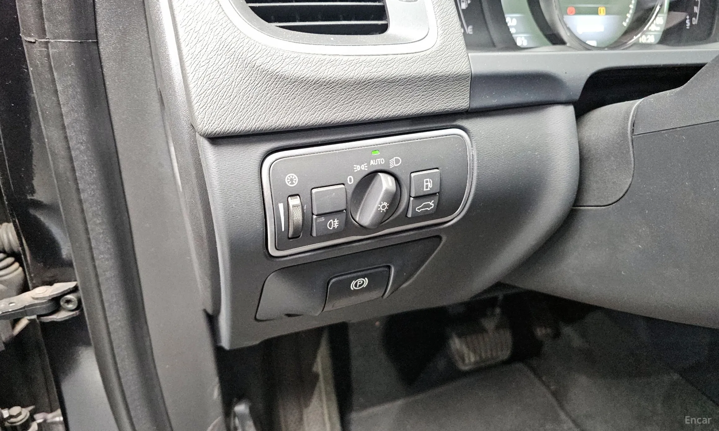 Volvo V60 превью 17