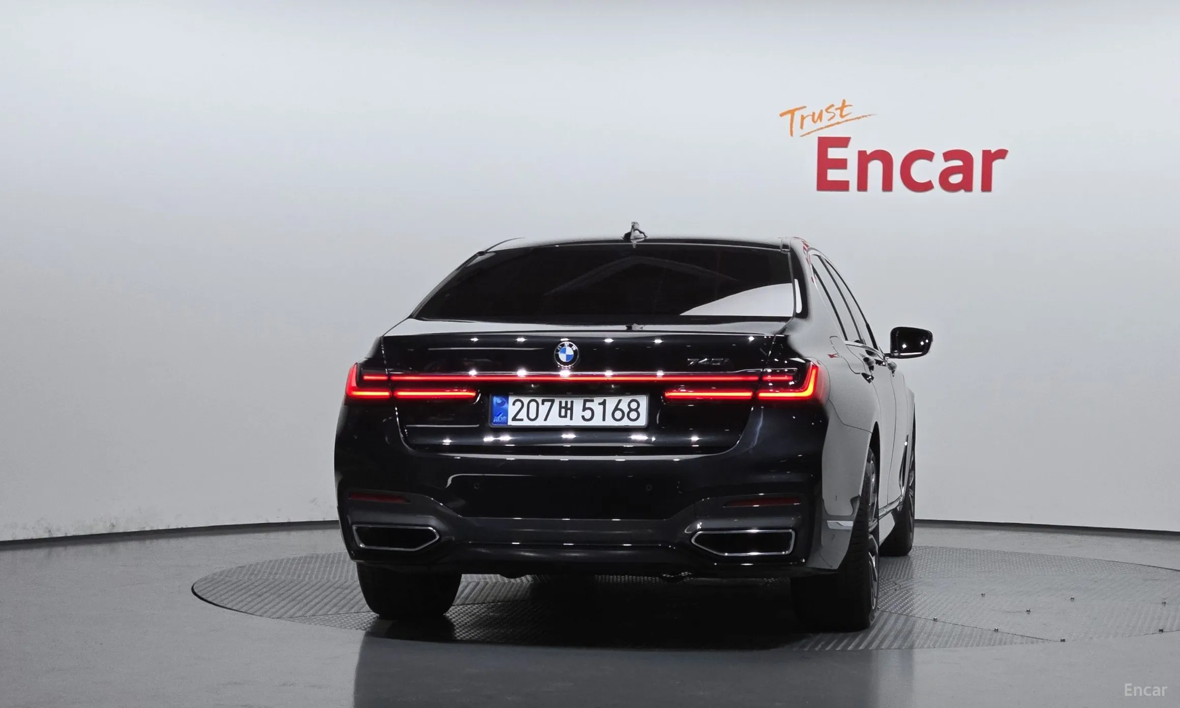 BMW 7 Series (G11) превью 4