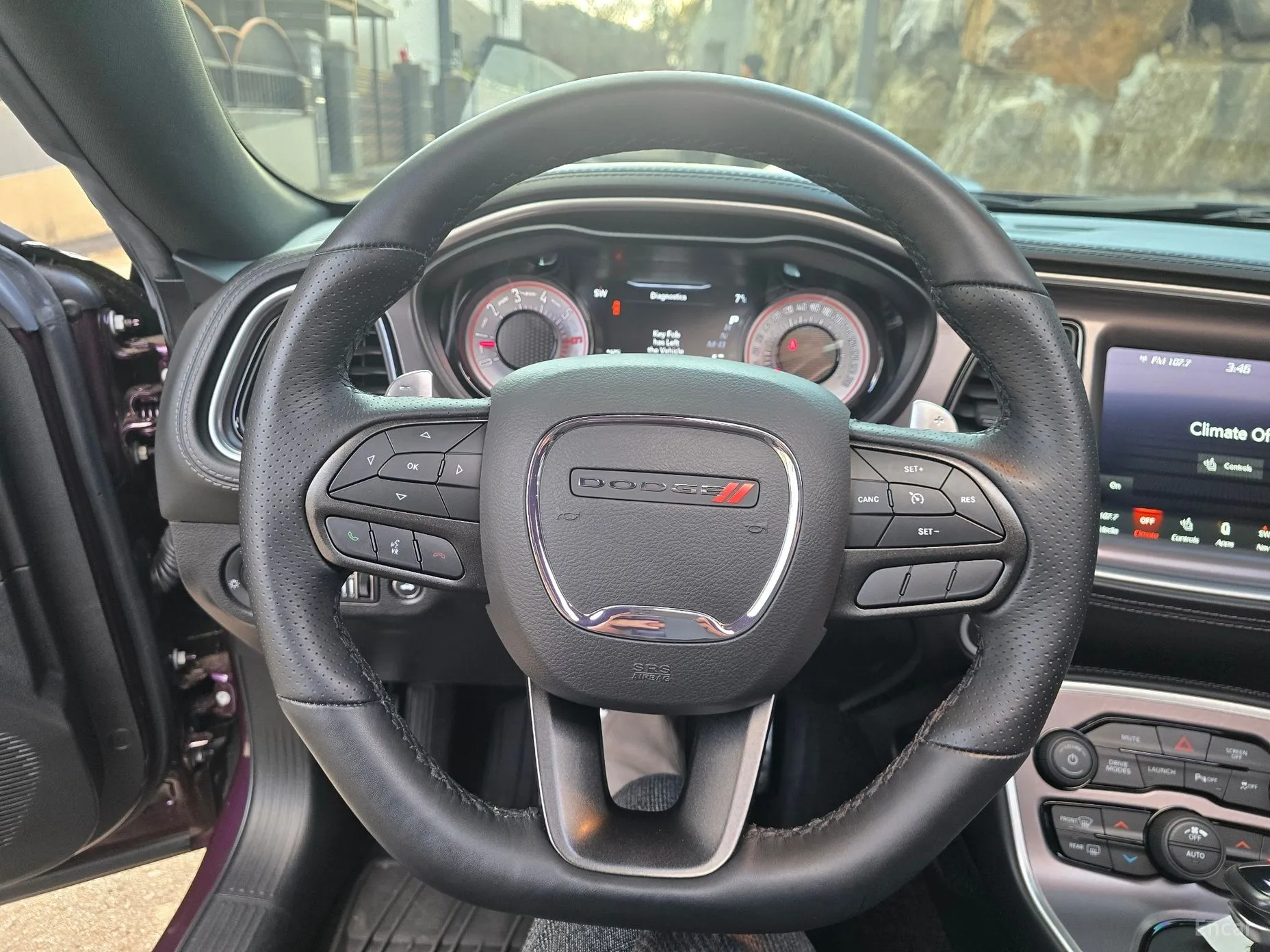 Dodge Challenger превью 20